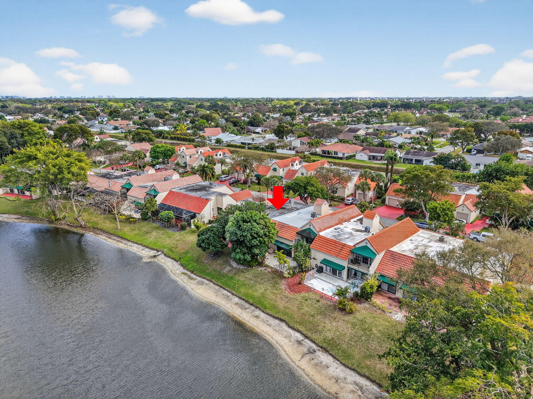 L AMBIANCE OF VIA VERDE - Residential