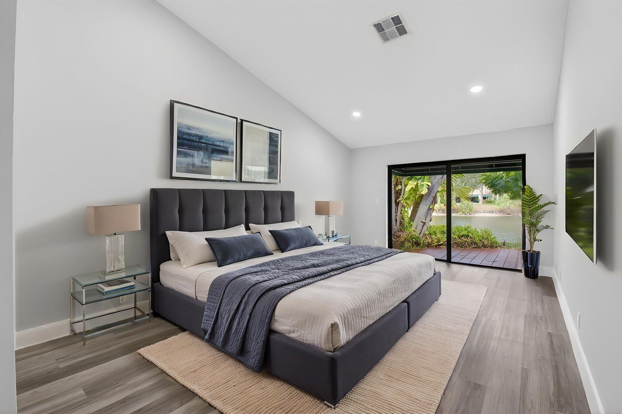 L AMBIANCE OF VIA VERDE - Residential