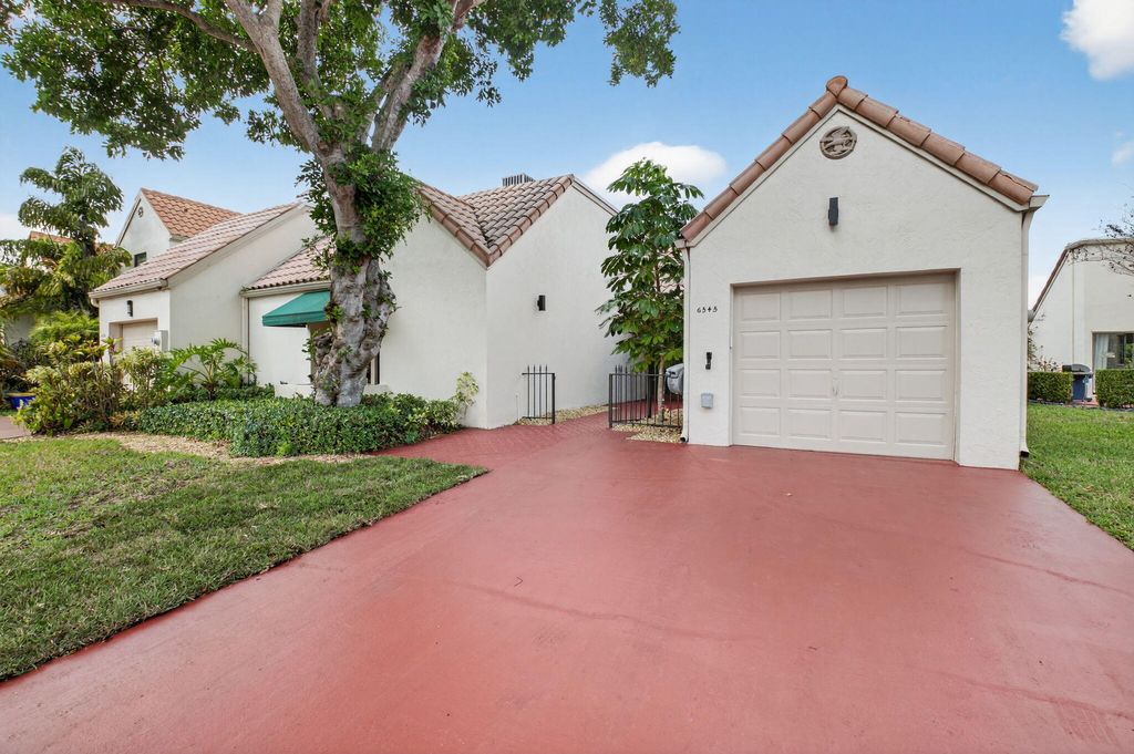 Photo of 6545 Las Flores Drive, Boca Raton, FL 33433 (MLS # R11169081)