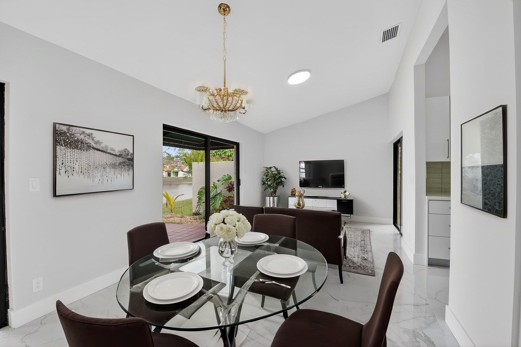 L AMBIANCE OF VIA VERDE - Residential