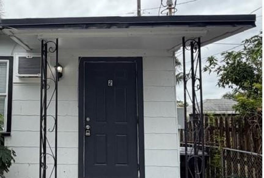 Photo of 909 N F Street #2, Lake Worth Beach, FL 33460 (MLS # F10548140)