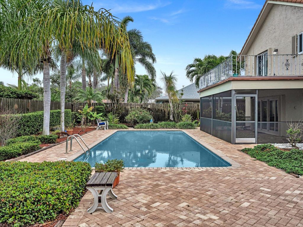 Photo of 4117 Beech Avenue, Palm Beach Gardens, FL 33410 (MLS # R10950500)