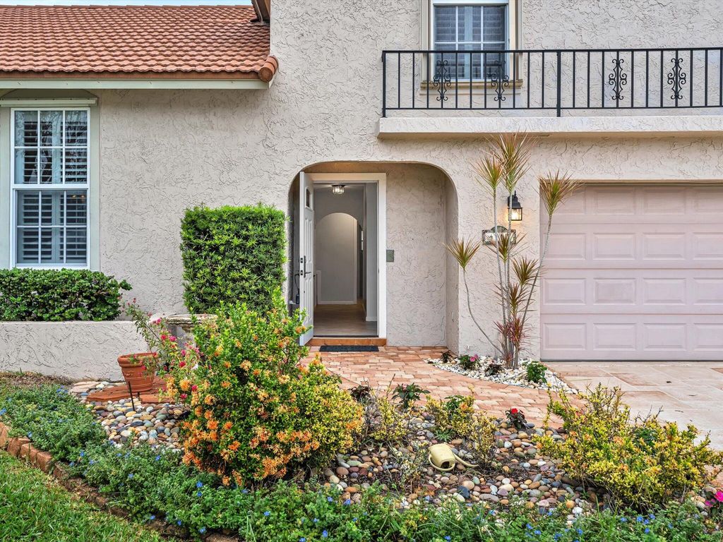 Photo of 4117 Beech Avenue, Palm Beach Gardens, FL 33410 (MLS # R10950500)