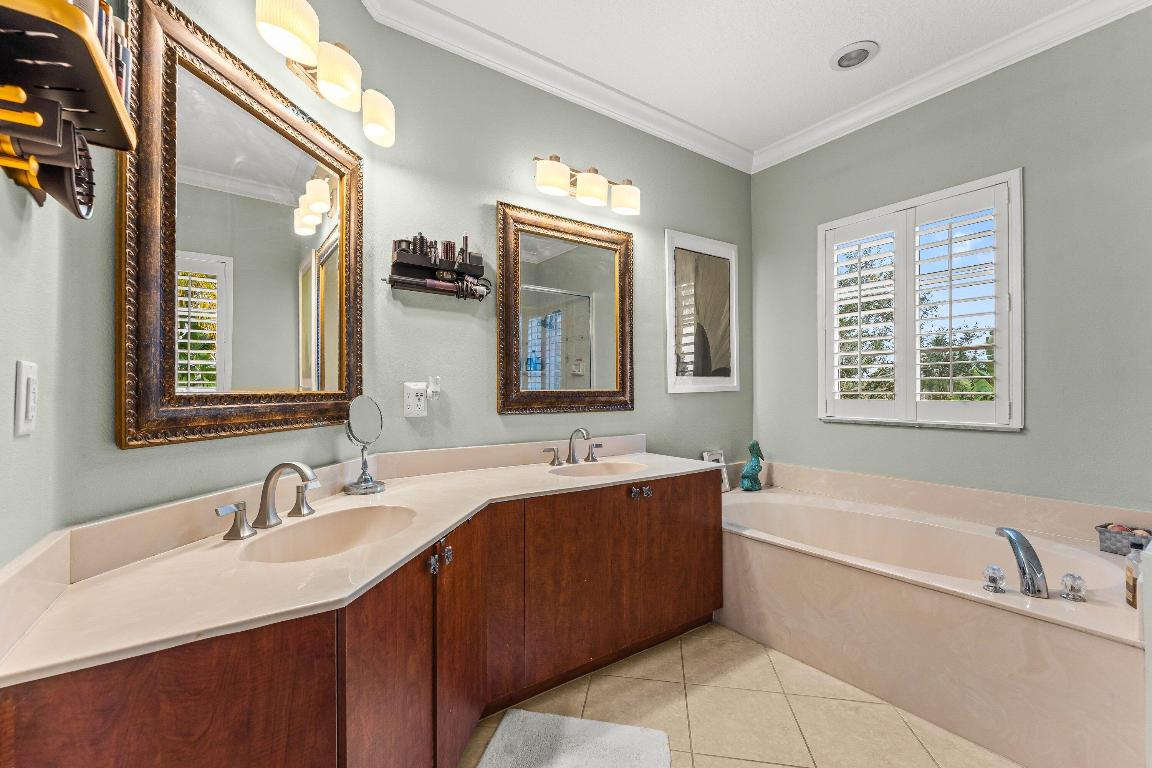 Andros Isle - Residential