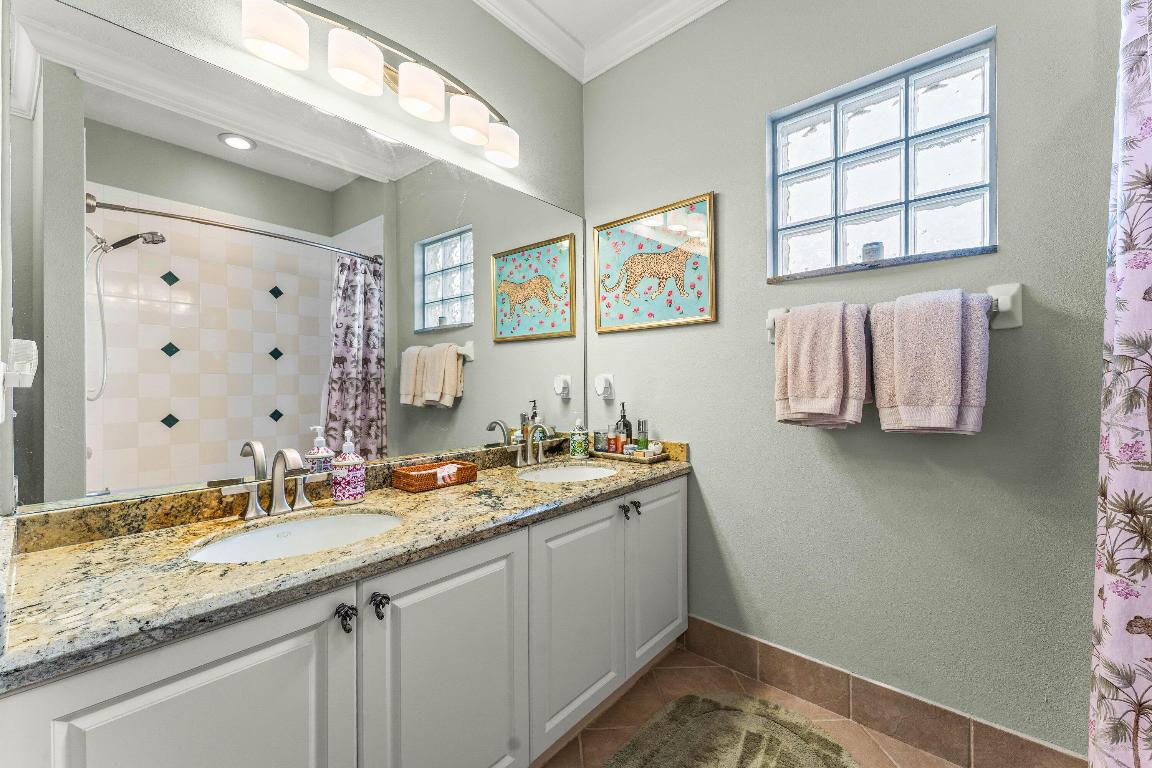 Andros Isle - Residential