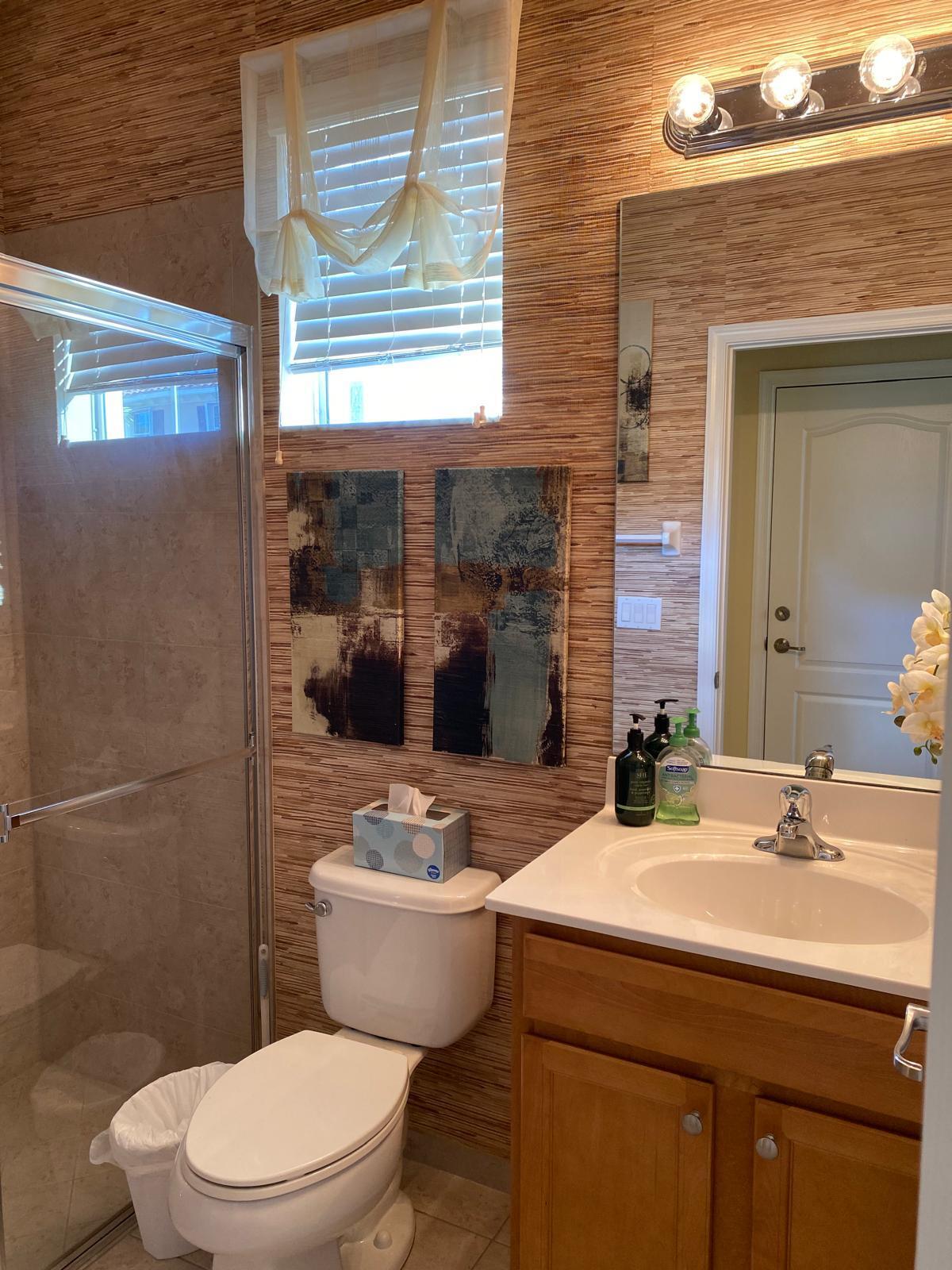 CHARLESTON COMMONS - Residential Lease