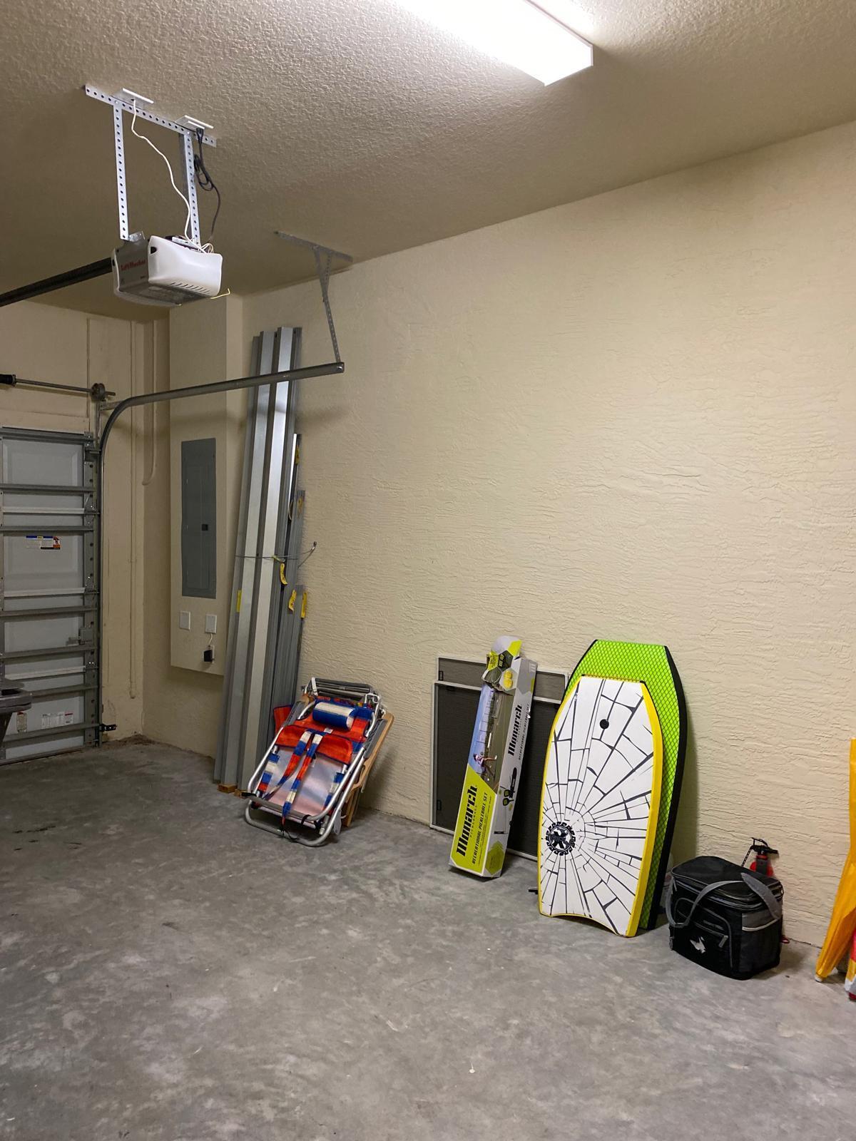 CHARLESTON COMMONS - Residential Lease