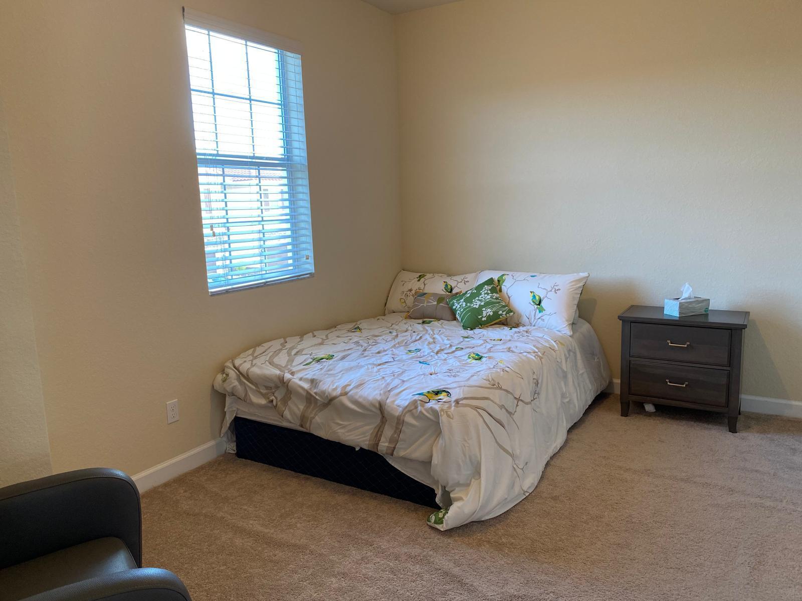 CHARLESTON COMMONS - Residential Lease