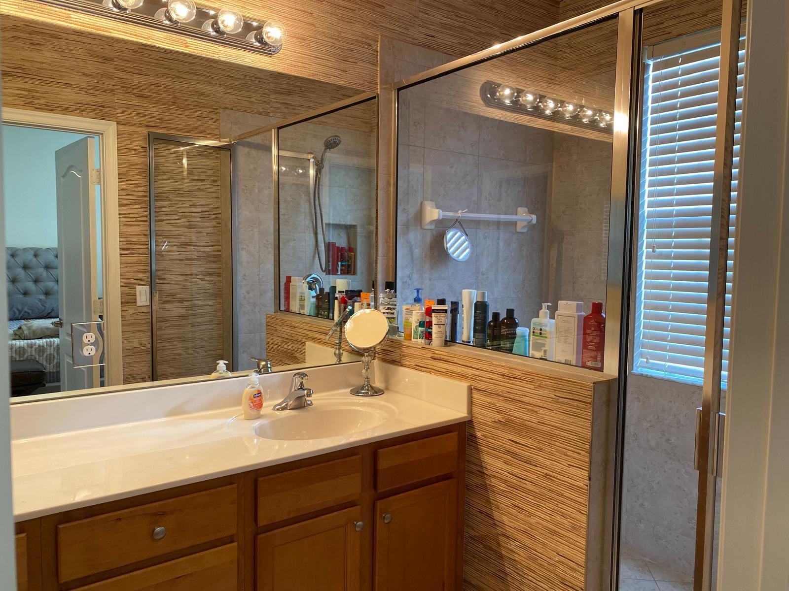 CHARLESTON COMMONS - Residential Lease