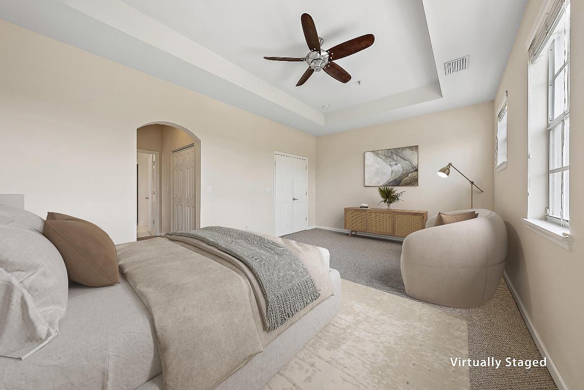 425 Greenwich Circle 208