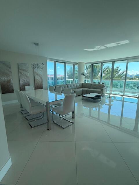9401 Collins Avenue 402
