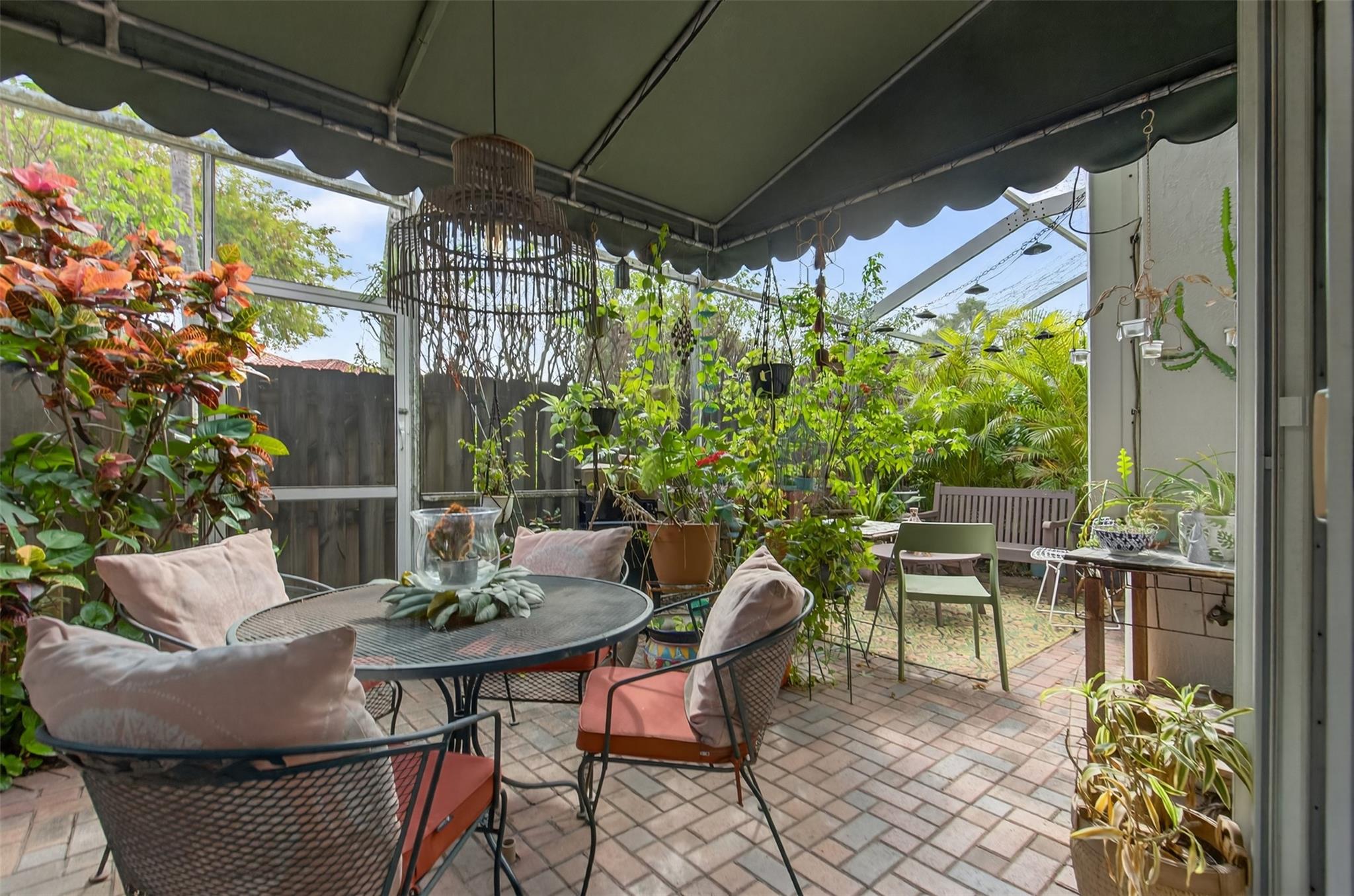 DORAL ISLES CARIBBEAN - Residential