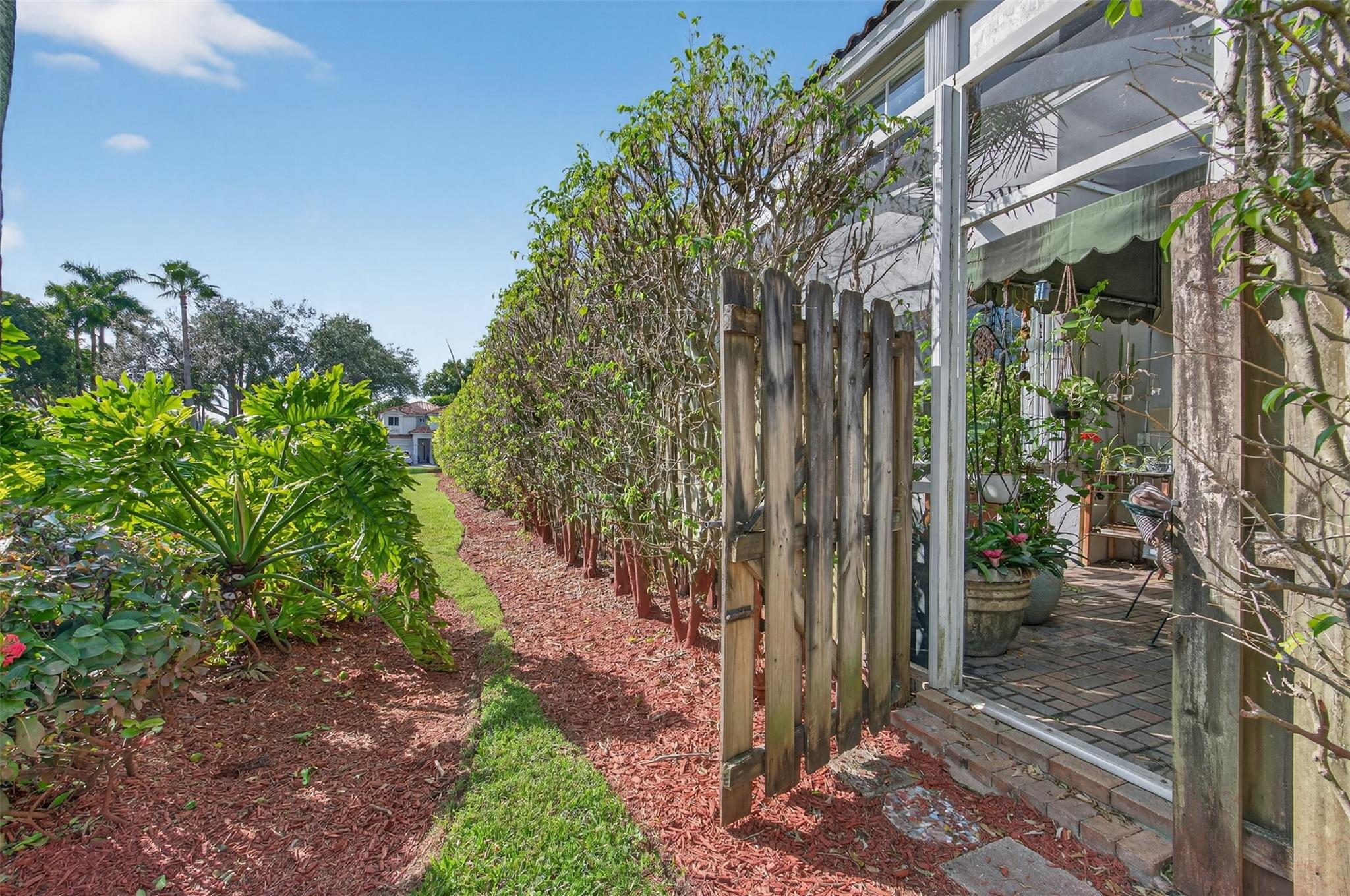 DORAL ISLES CARIBBEAN - Residential