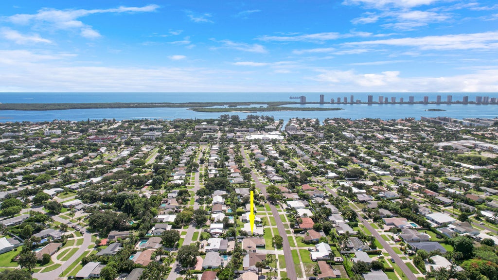 Photo of 523 Harbour Road, North Palm Beach, FL 33408 (MLS # B26040183)