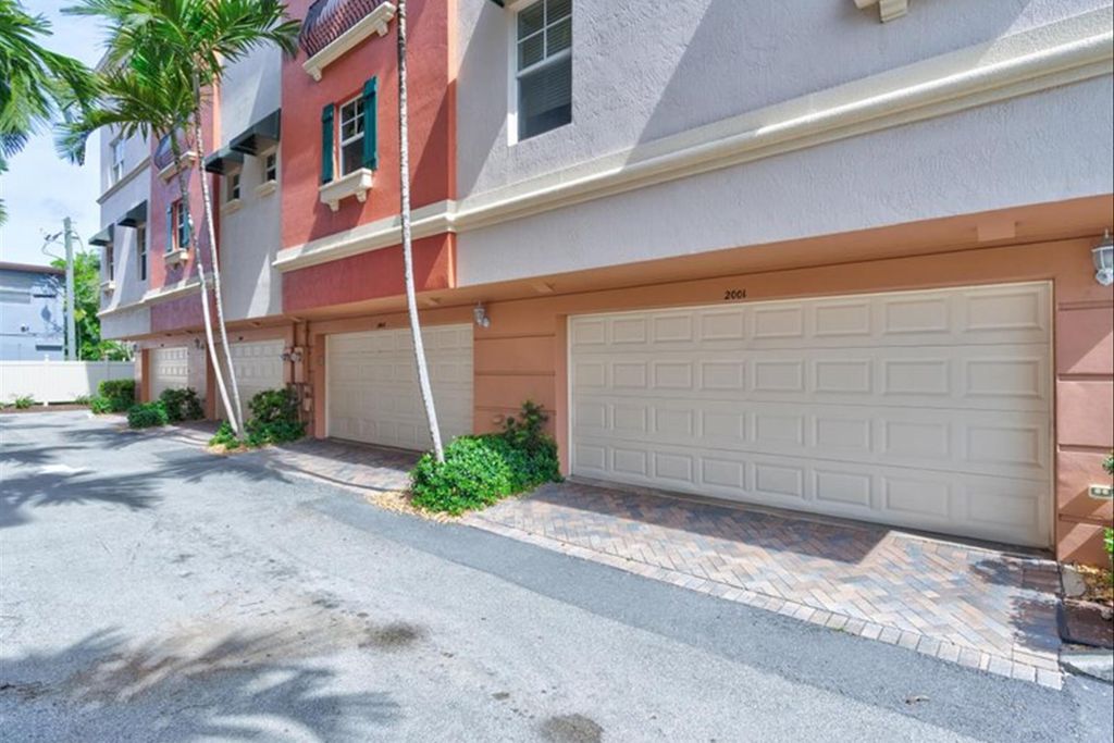 Photo of 1033 NE 17th Way #2002, Fort Lauderdale, FL 33304 (MLS # R11086281)