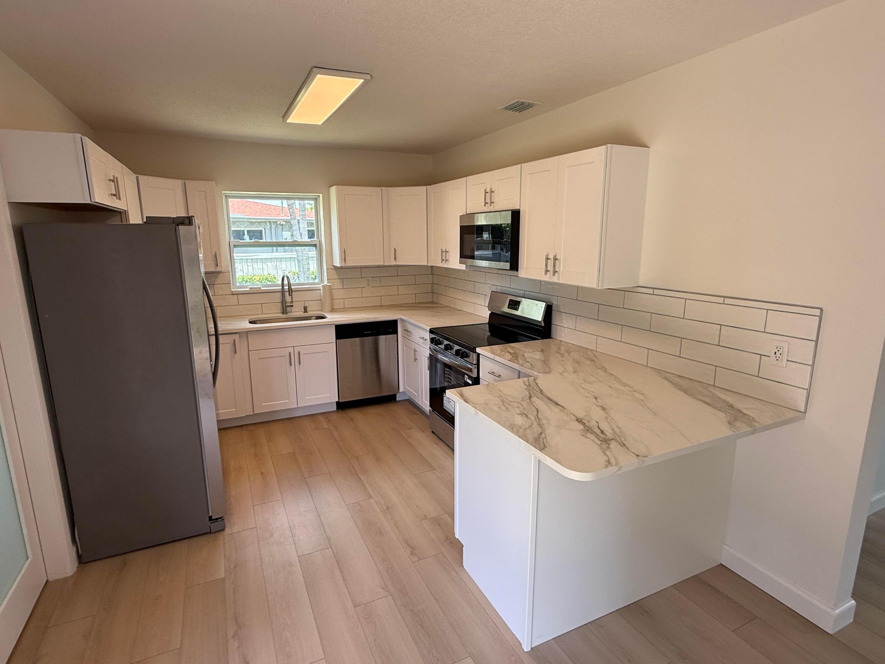 MADDEN LAKE - Residential