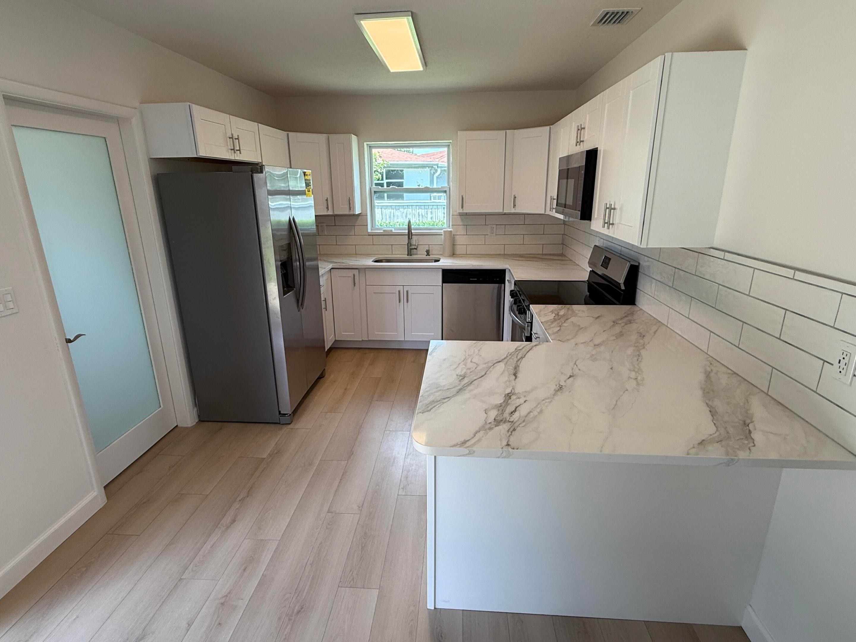 MADDEN LAKE - Residential