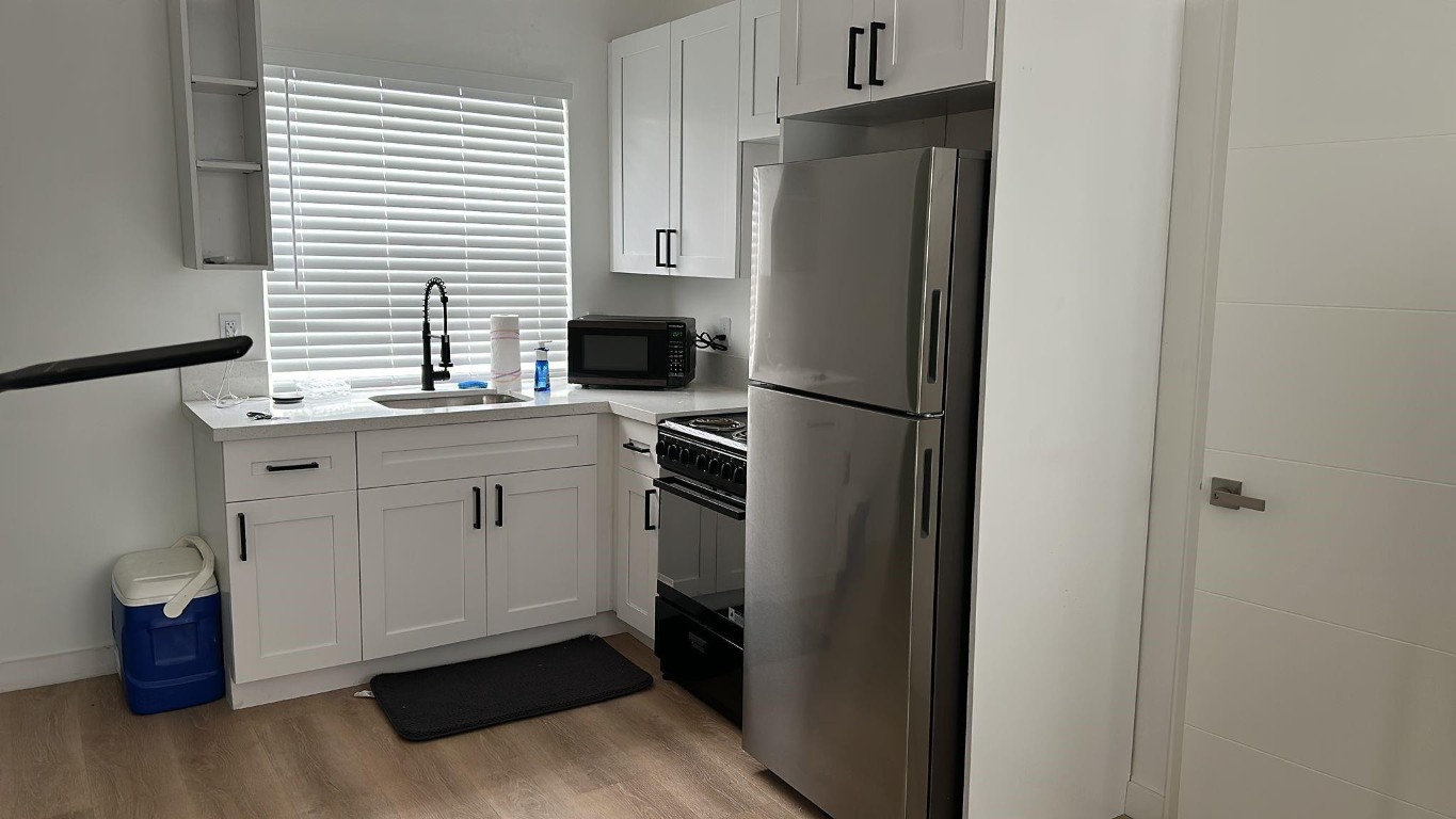 Hollywood Lakes Sec 1-32 - Residential Lease