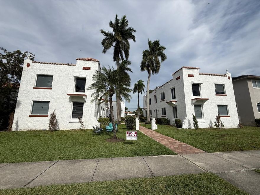 Stunning modern comfort in this beautifully renovated 1bed, 1bath unit located in the heart of Hollywood. This home features a fully upgraded kitchen equipped with stainless steel appliances, along with a stylishly renovated bathroom showcasing fresh finishes and thoughtful design. The open layout enhances the spacious feel, making it perfect for everyday living or entertaining. Enjoy the convenience of in-unit laundry and the unit’s layout provides excellent privacy while still keeping you close to everything you need. Located minutes from Hollywood Beach, the famous Broadwalk, local parks, and a wide variety of dining and shopping options, this neighborhood offers the perfect blend of lifestyle and accessibility. Quick access to US-1 and I-95 makes commuting and daily errands a breeze.