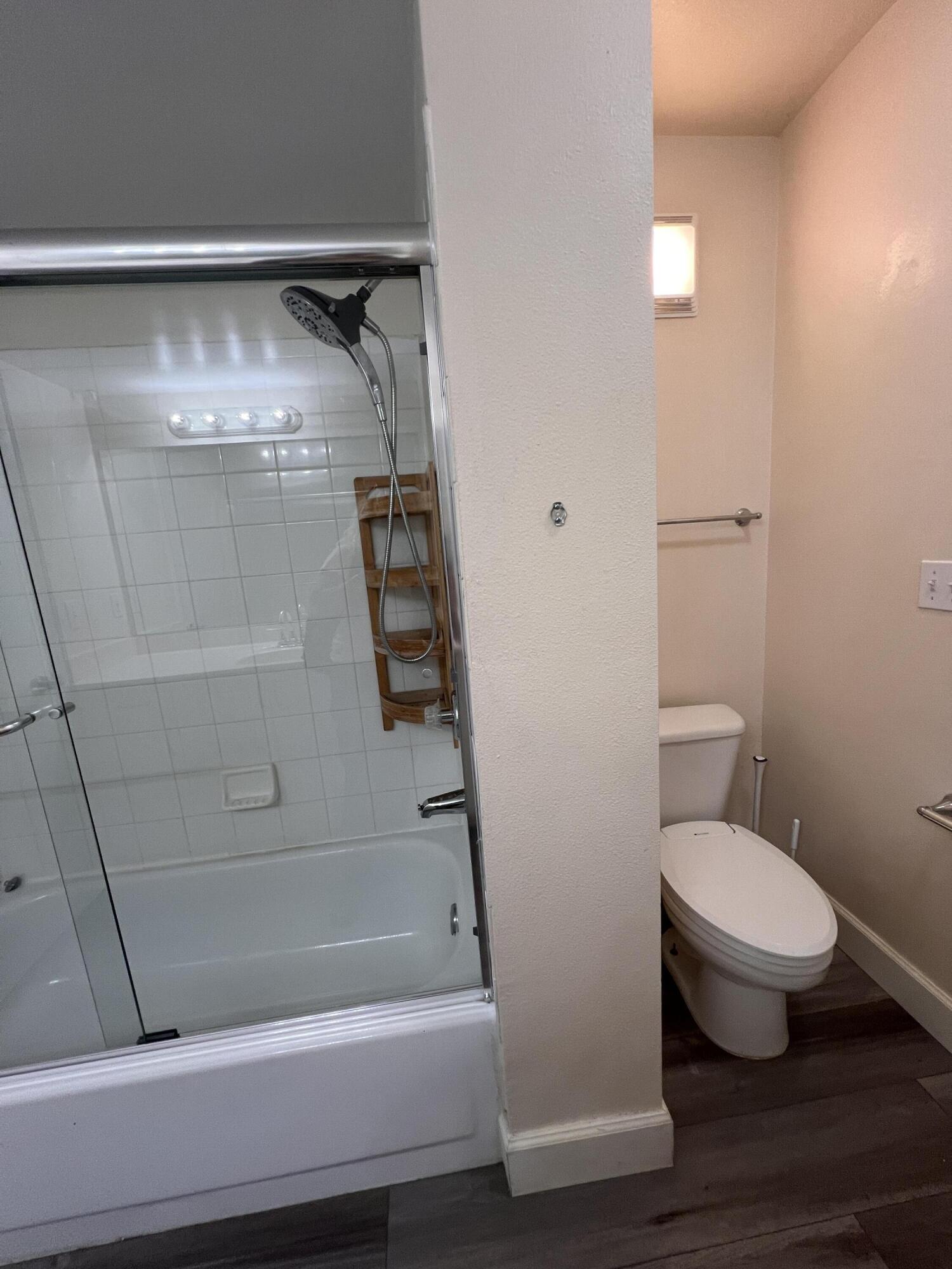 PALM LAKE CONDO - Residential Lease