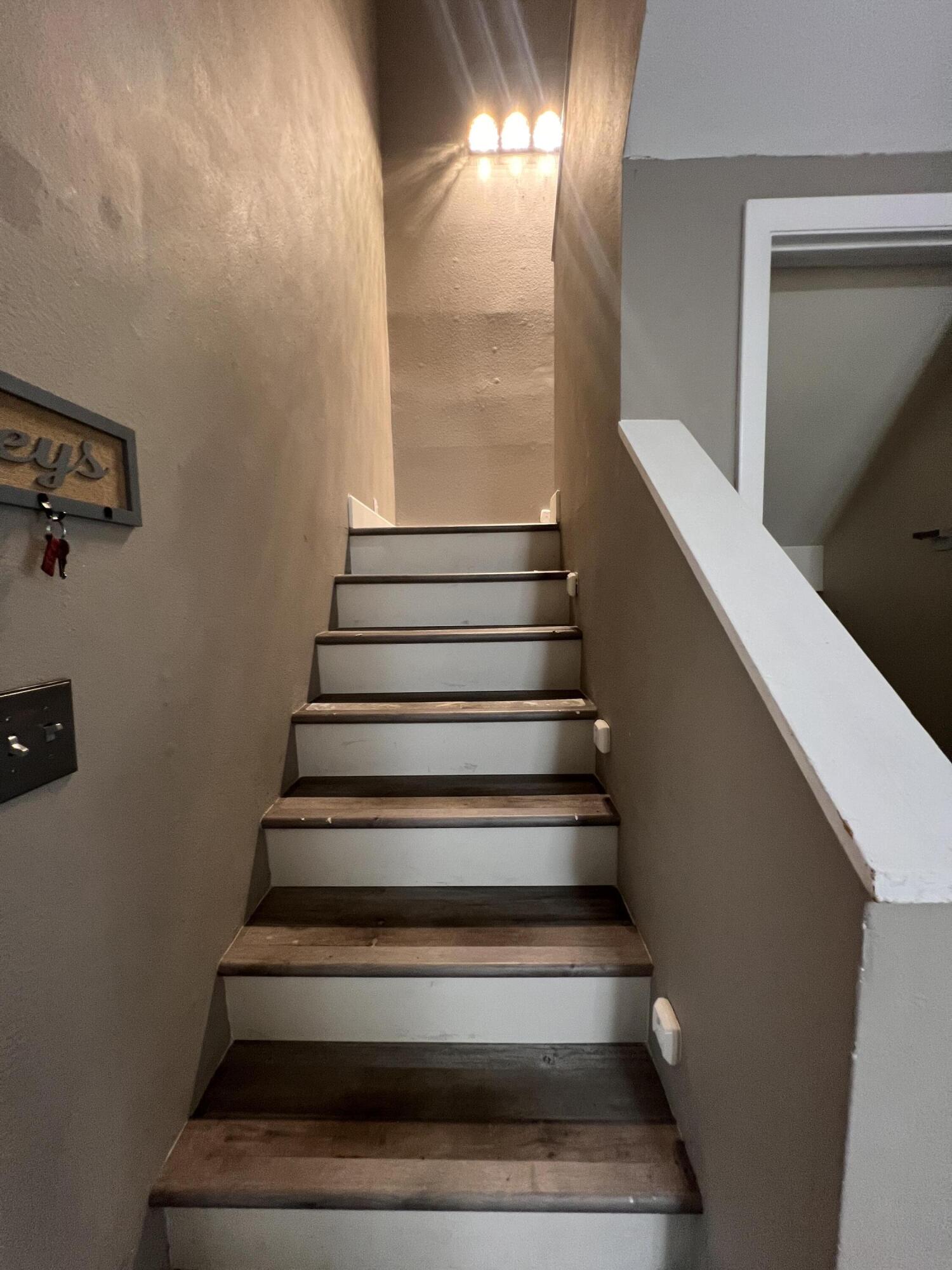 PALM LAKE CONDO - Residential Lease