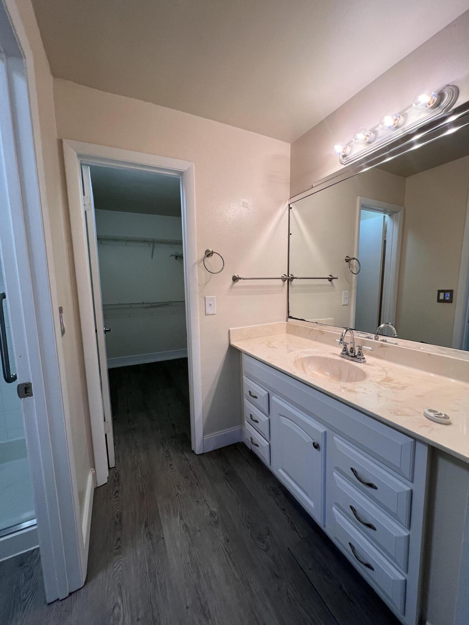PALM LAKE CONDO - Residential Lease