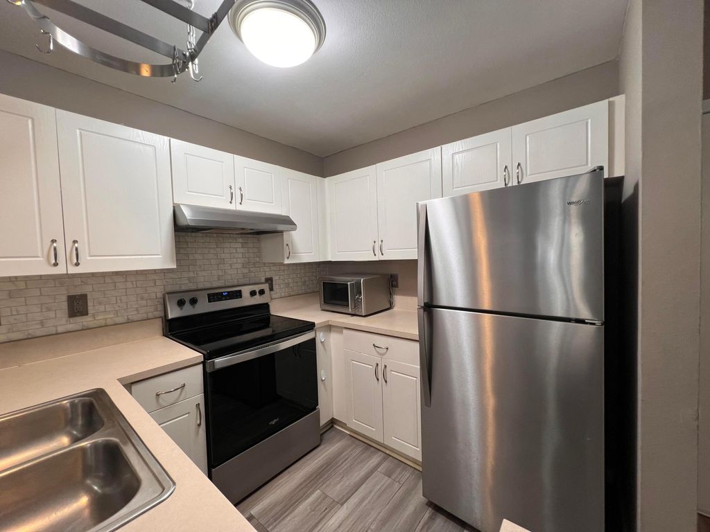 Photo of 4863 Via Palm Lakes #803, West Palm Beach, FL 33417 (MLS # B26024520)