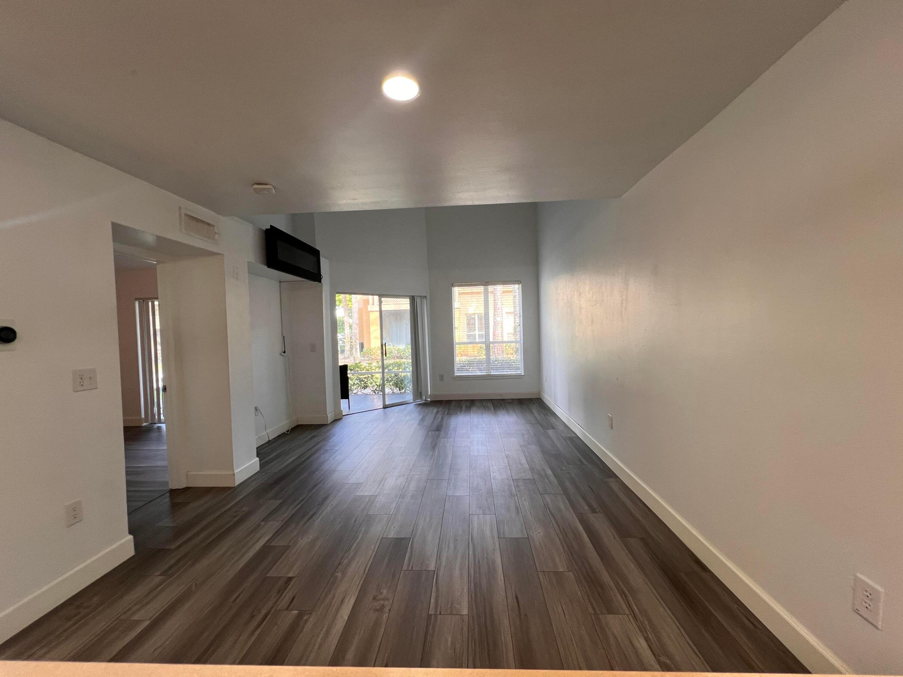 PALM LAKE CONDO - Residential Lease