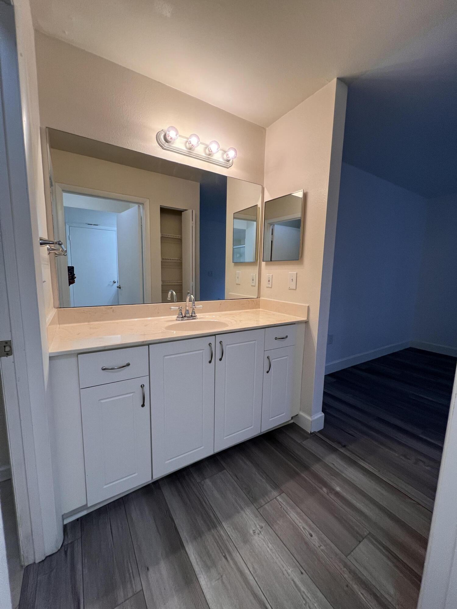PALM LAKE CONDO - Residential Lease