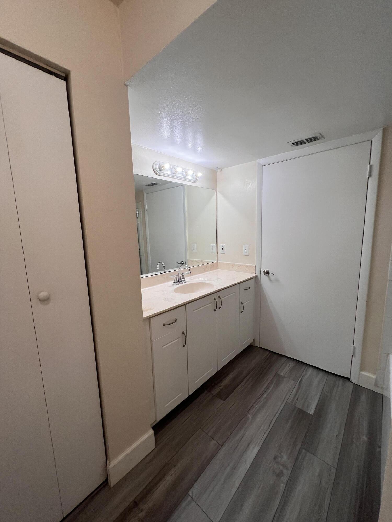 PALM LAKE CONDO - Residential Lease