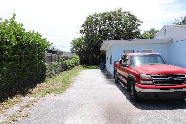 1417 W 32nd Street