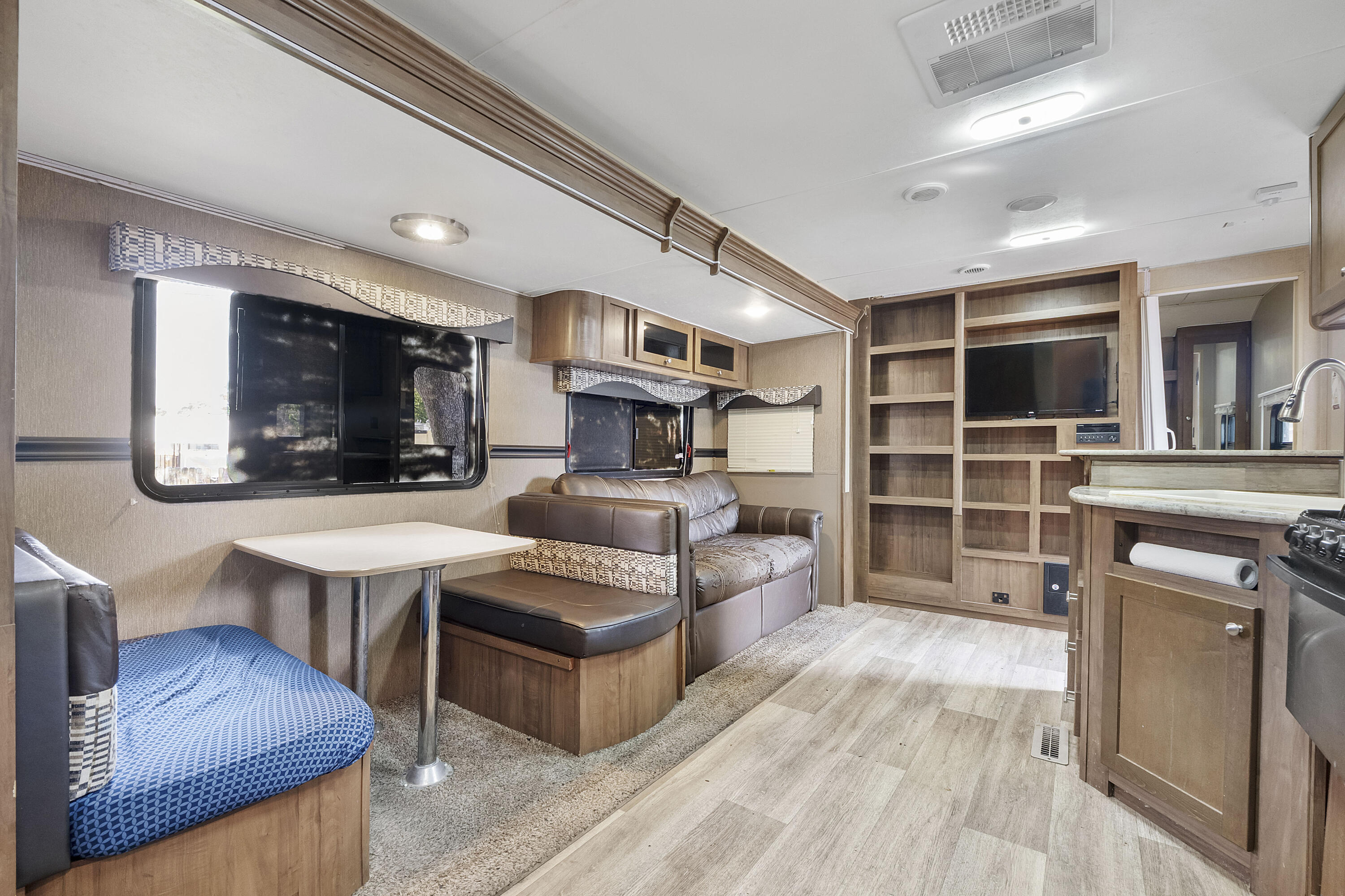 BREEZYWAY MANOR ADD - Residential