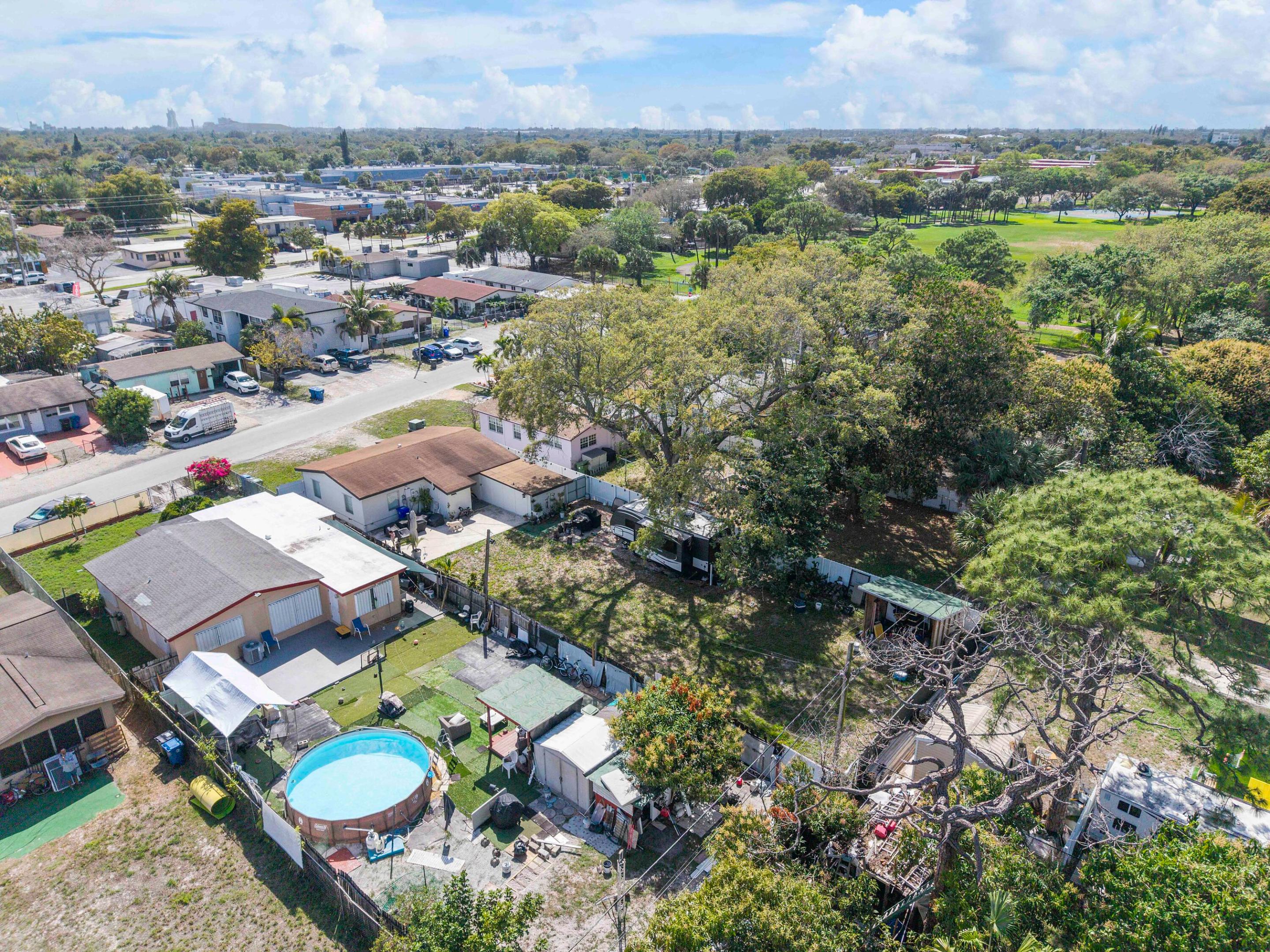 BREEZYWAY MANOR ADD - Residential