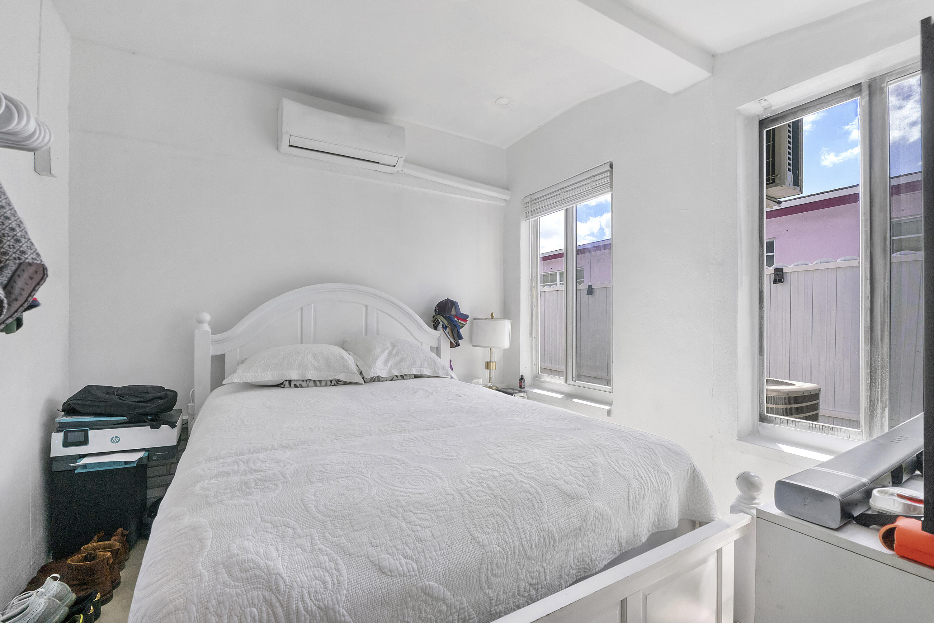 BREEZYWAY MANOR ADD - Residential