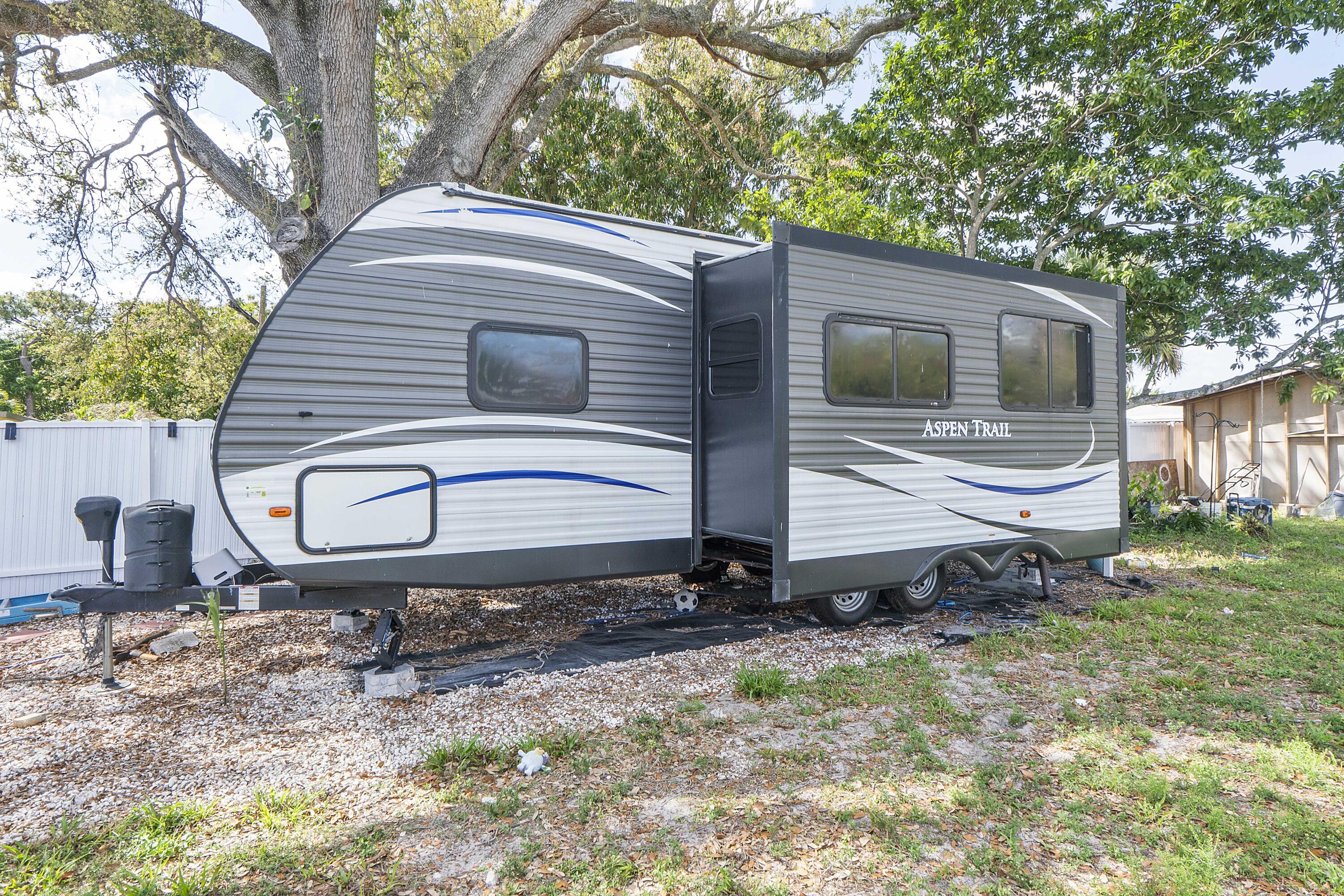 BREEZYWAY MANOR ADD - Residential