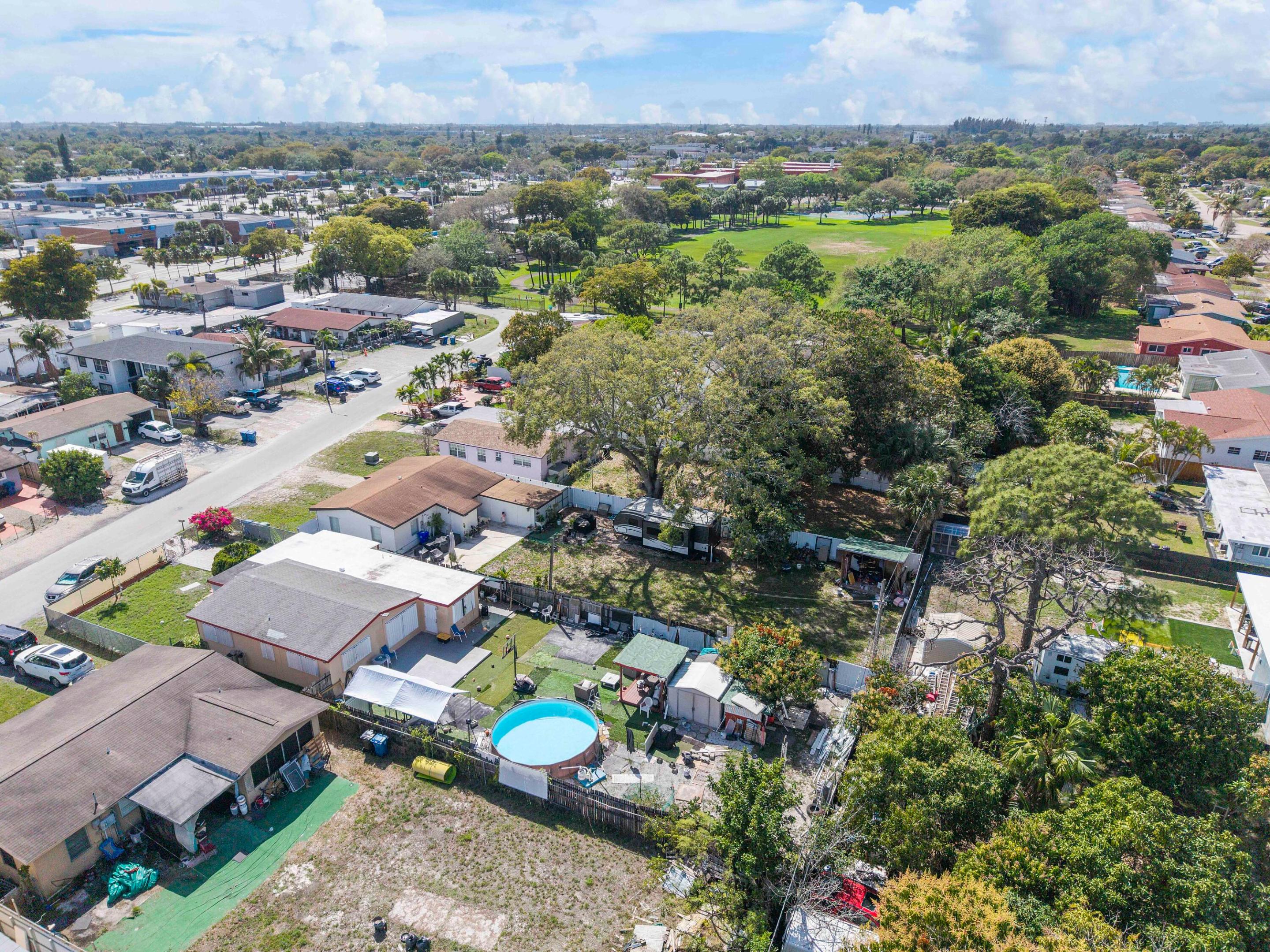 BREEZYWAY MANOR ADD - Residential