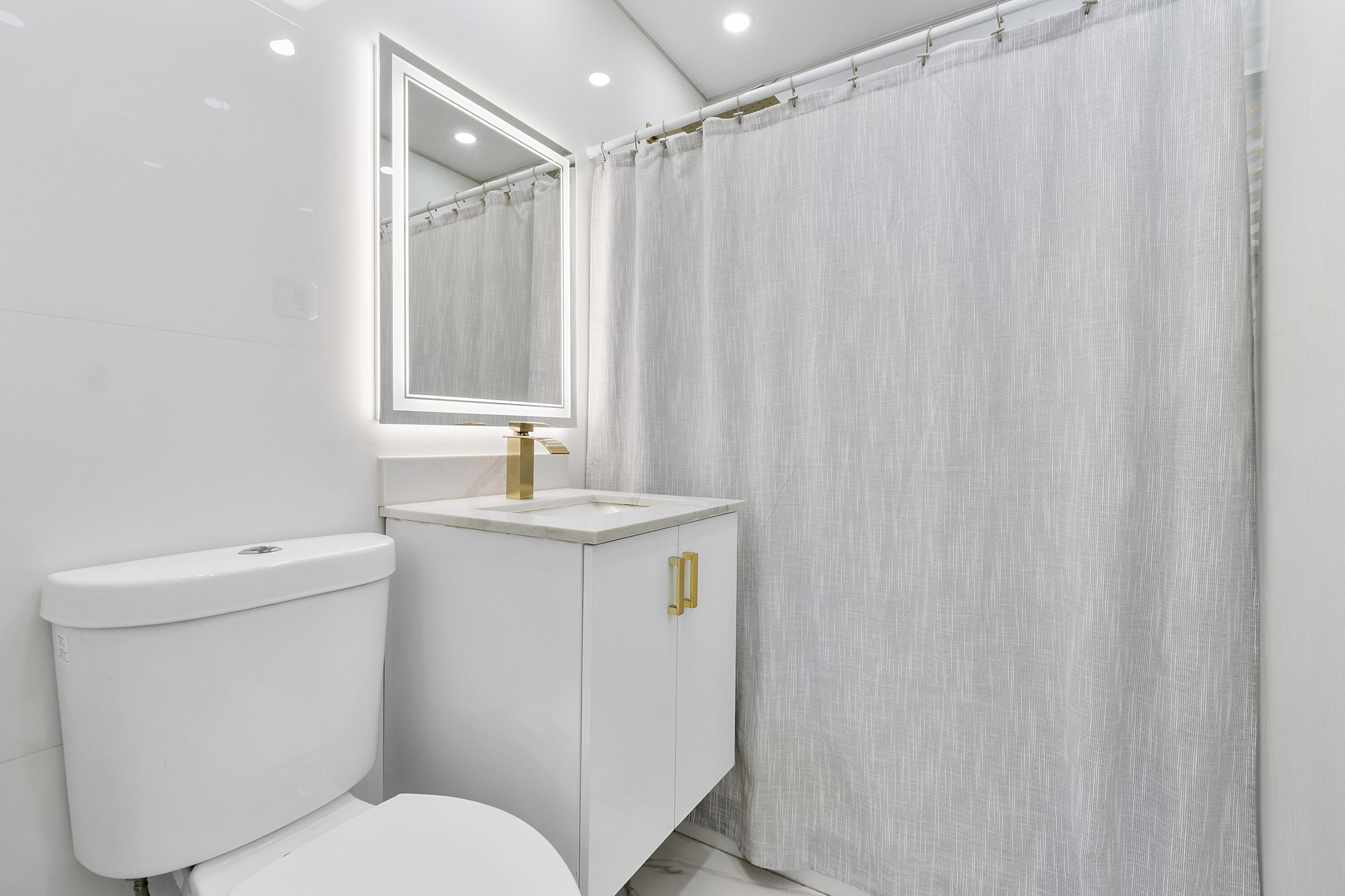 BREEZYWAY MANOR ADD - Residential