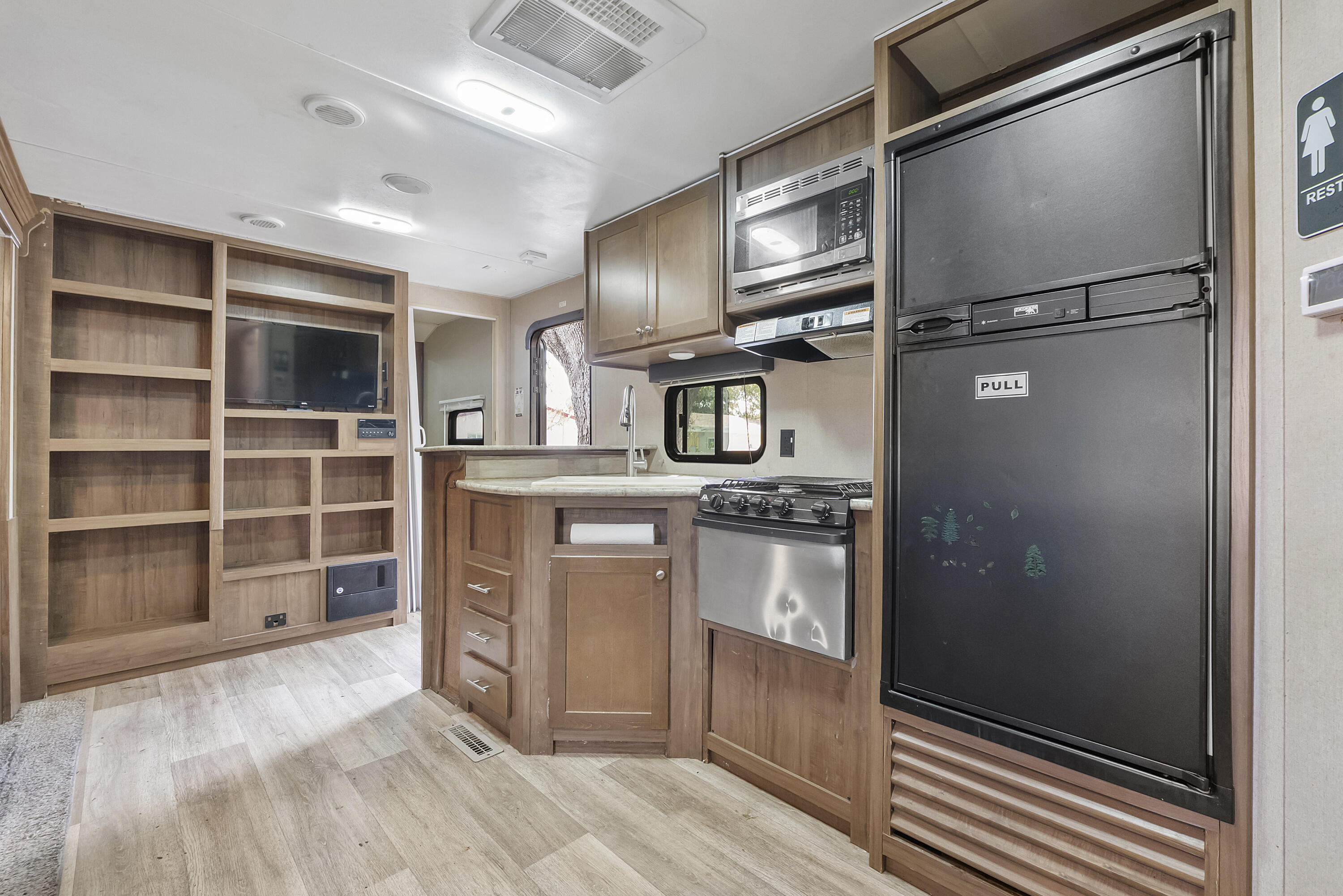 BREEZYWAY MANOR ADD - Residential