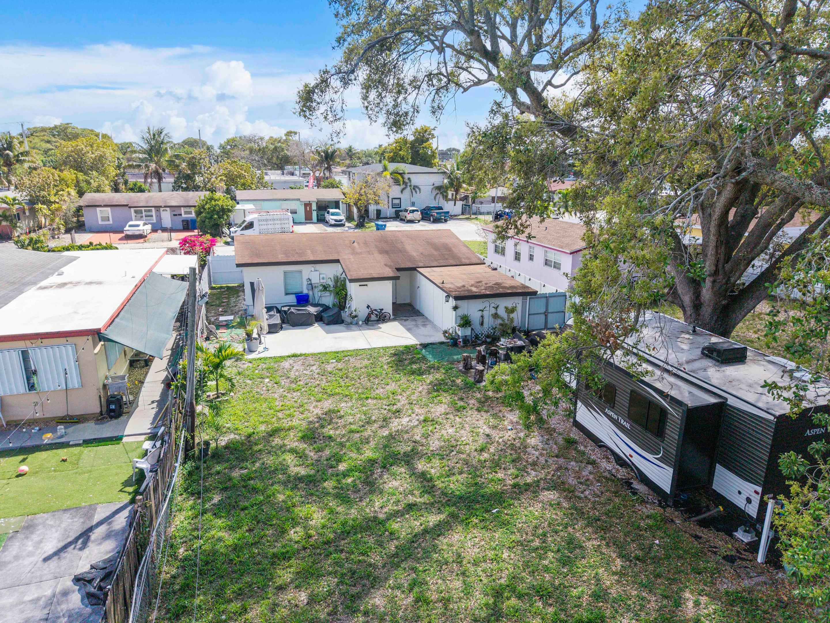 BREEZYWAY MANOR ADD - Residential