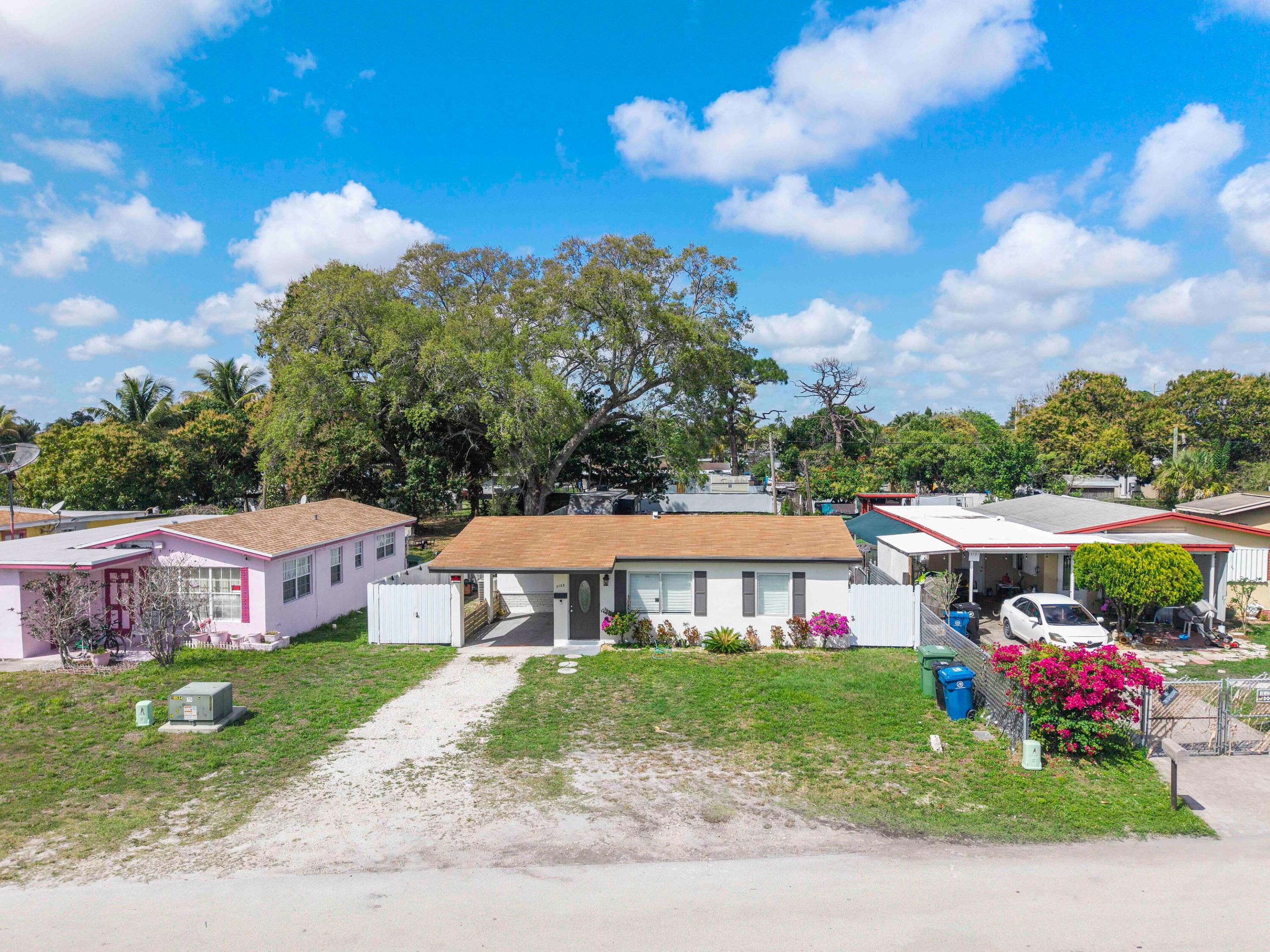 BREEZYWAY MANOR ADD - Residential