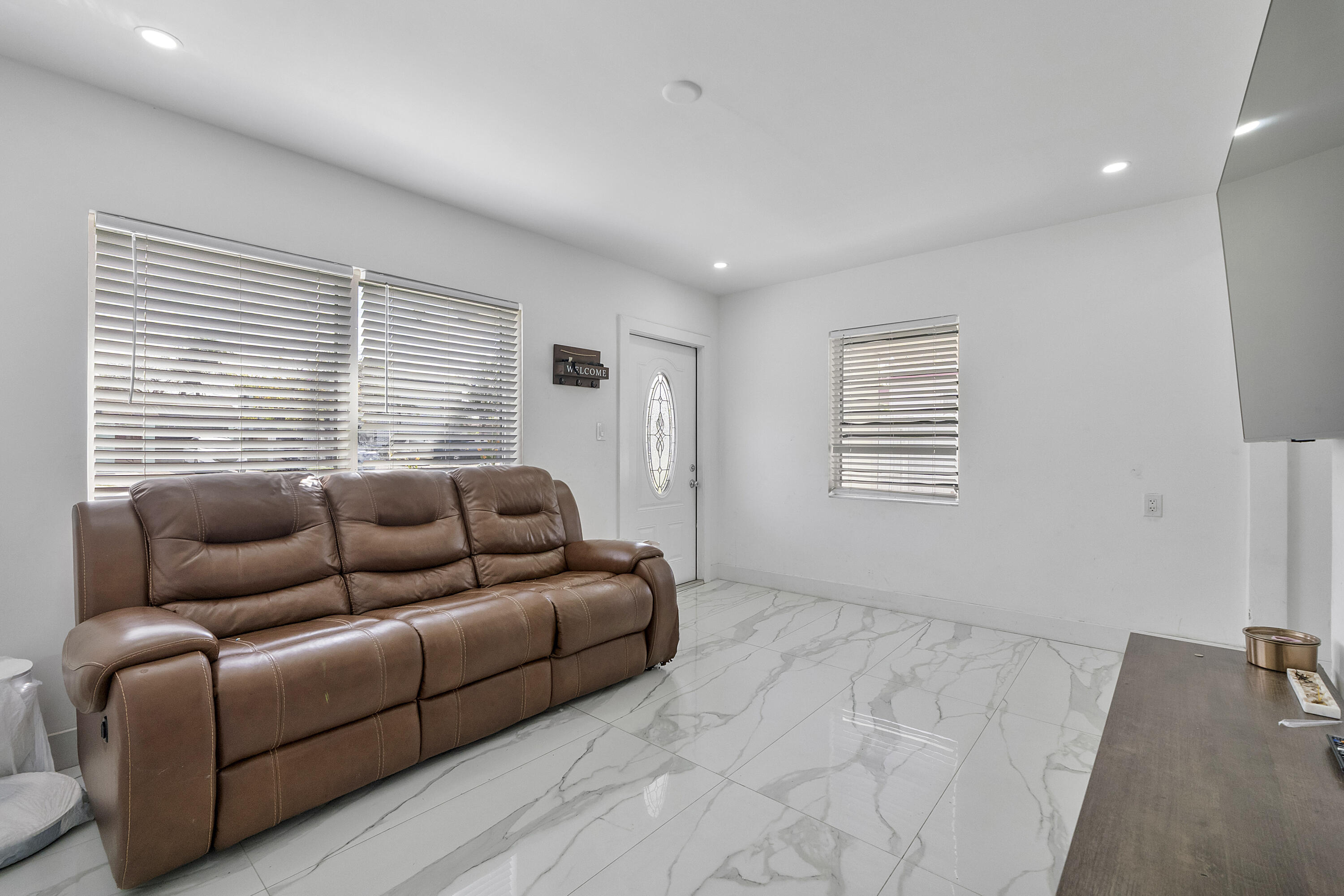 BREEZYWAY MANOR ADD - Residential