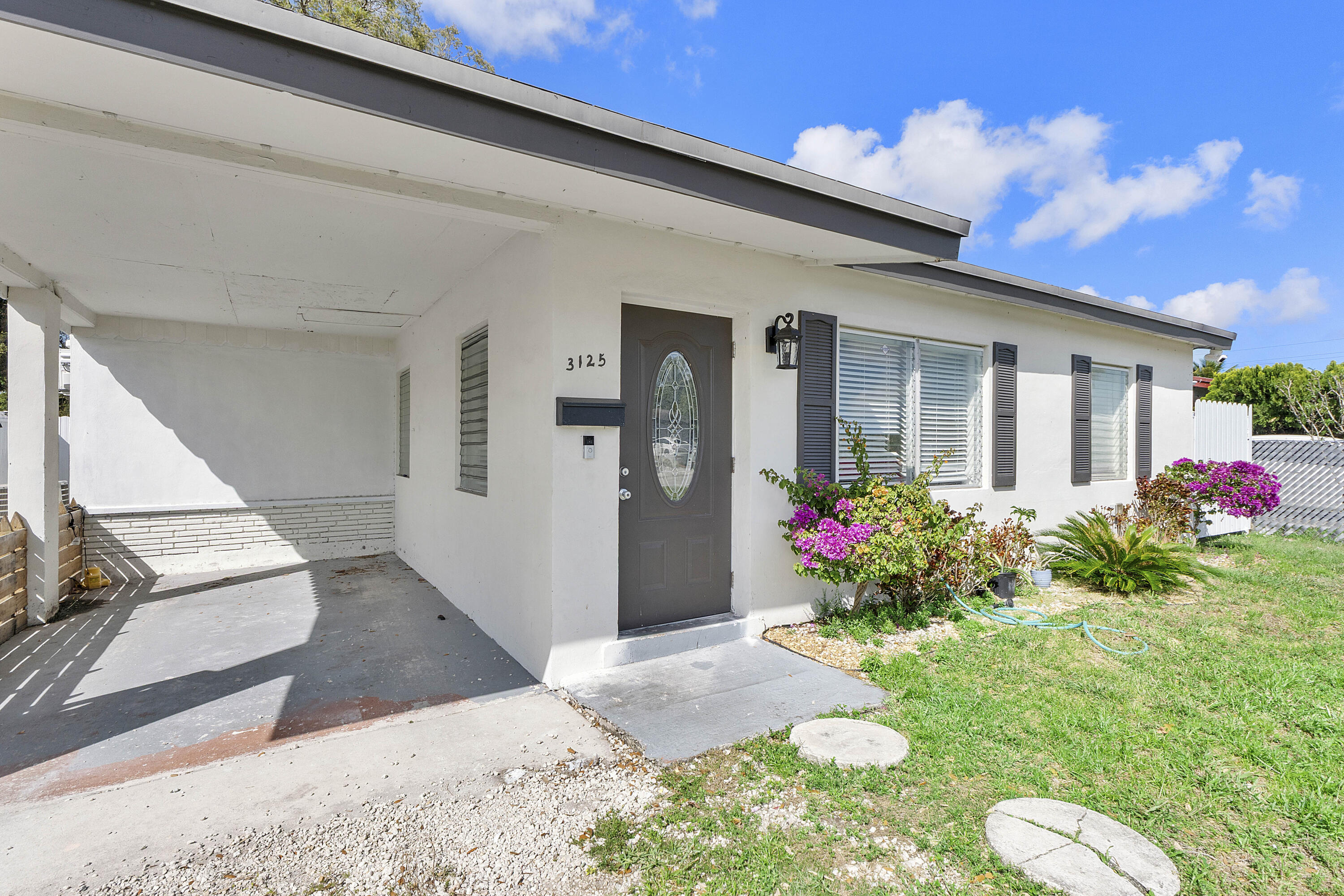 BREEZYWAY MANOR ADD - Residential