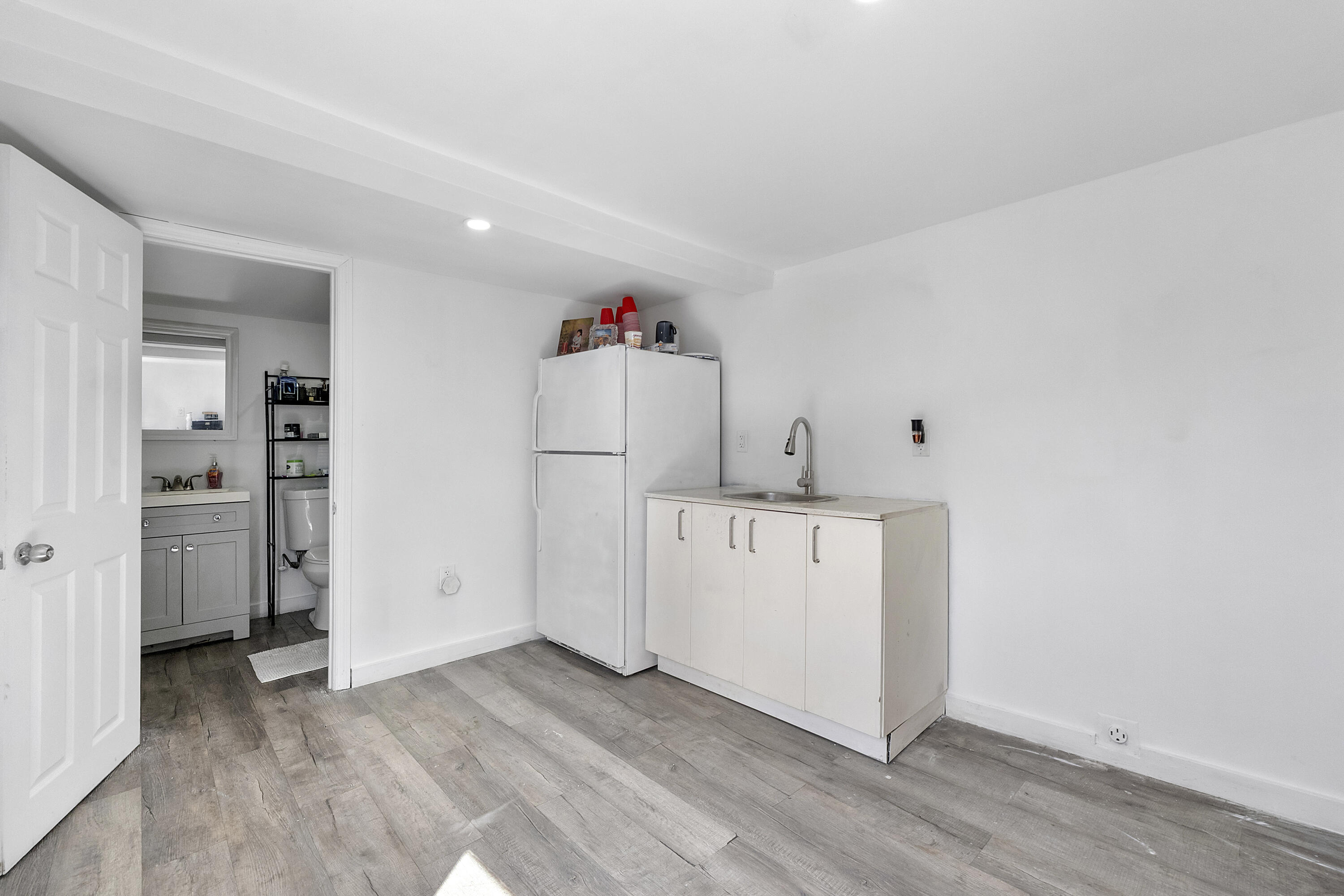 BREEZYWAY MANOR ADD - Residential