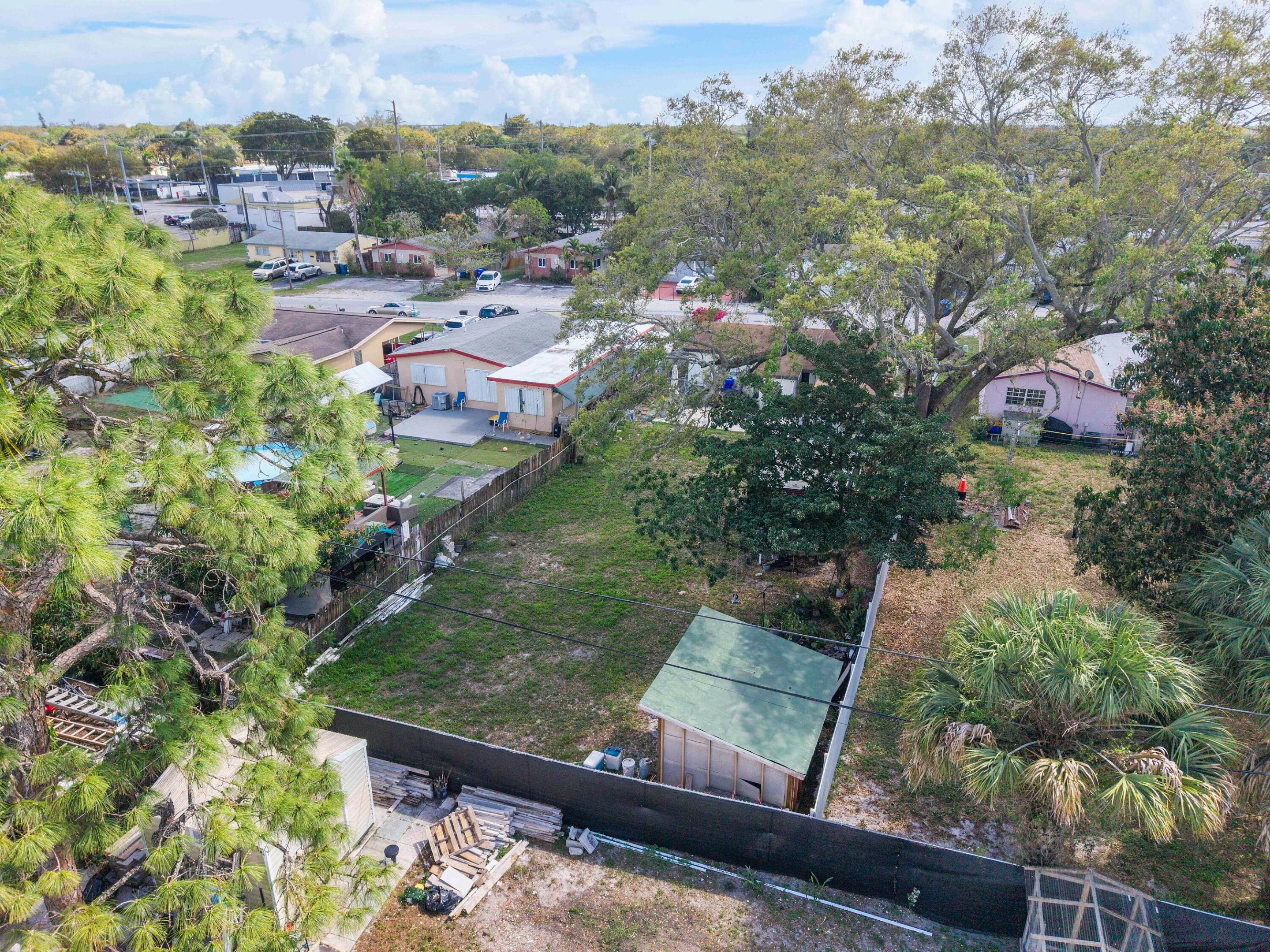 BREEZYWAY MANOR ADD - Residential