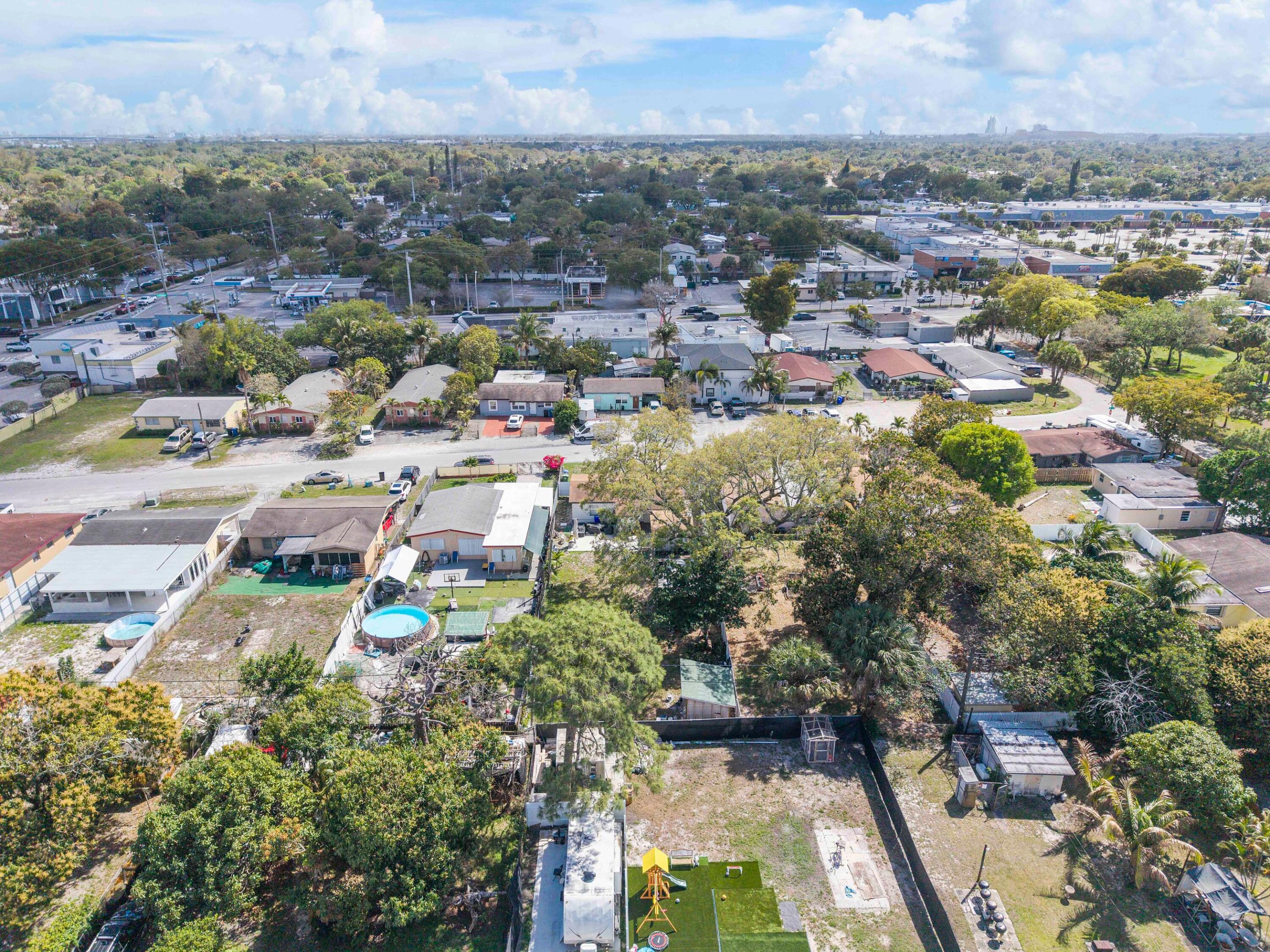 BREEZYWAY MANOR ADD - Residential