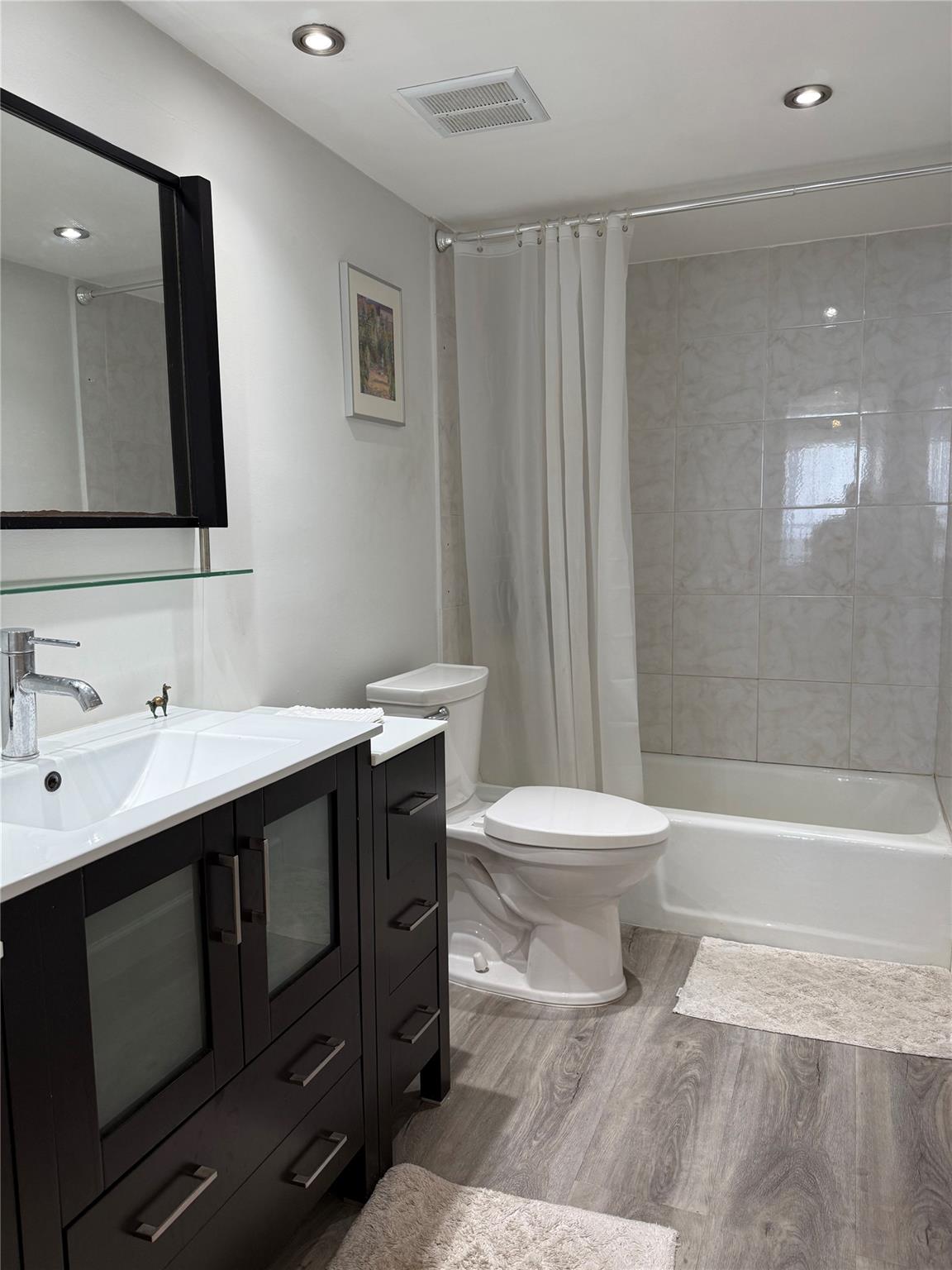 The Palm Bay Yacht Club - Residential Lease