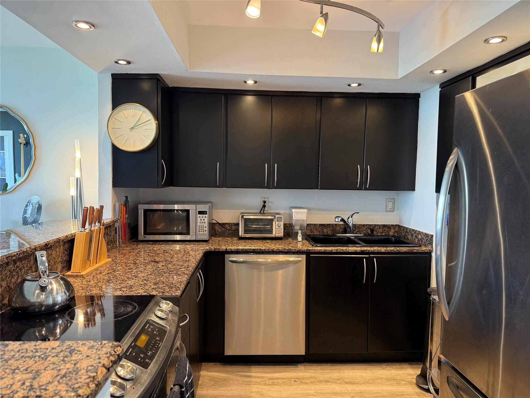 The Palm Bay Yacht Club - Residential Lease