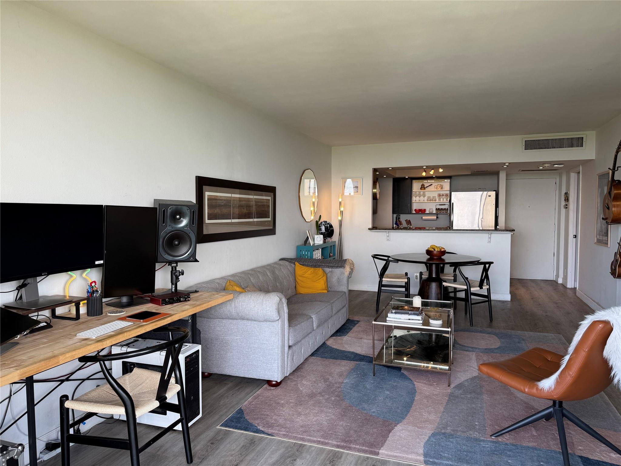 The Palm Bay Yacht Club - Residential Lease