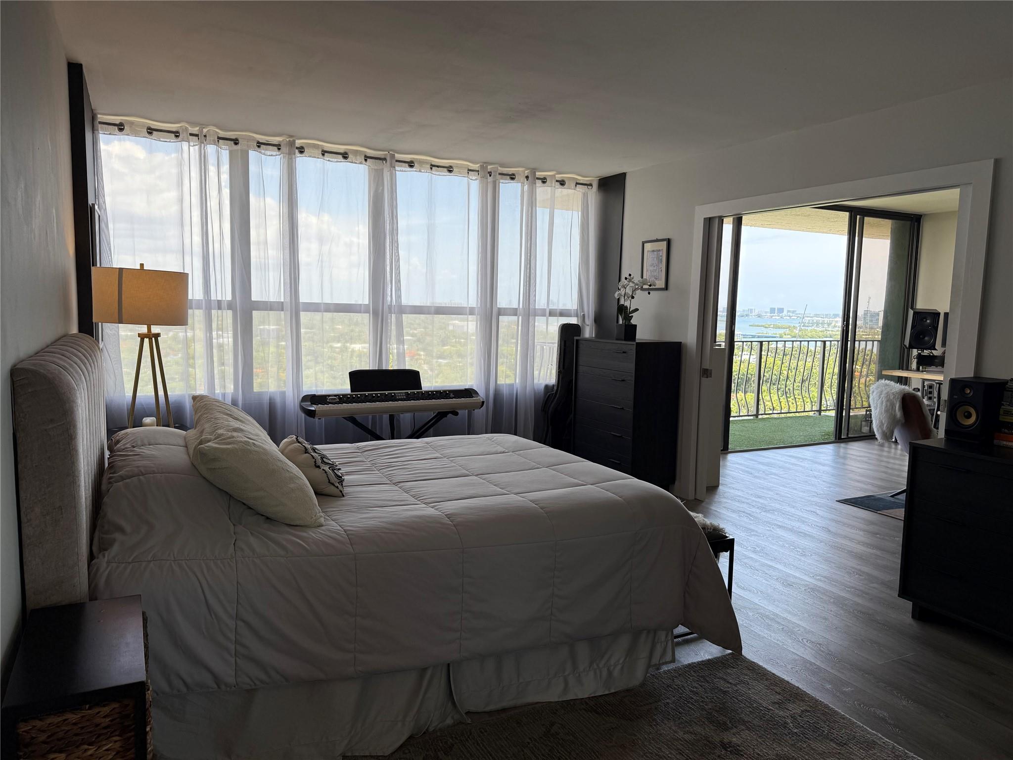 The Palm Bay Yacht Club - Residential Lease