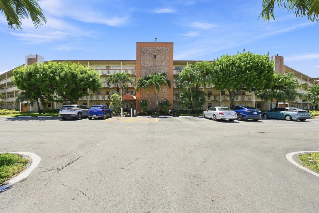Photo of 2035 NEWCASTLE B, Boca Raton, FL 33434 (MLS # B26070474)